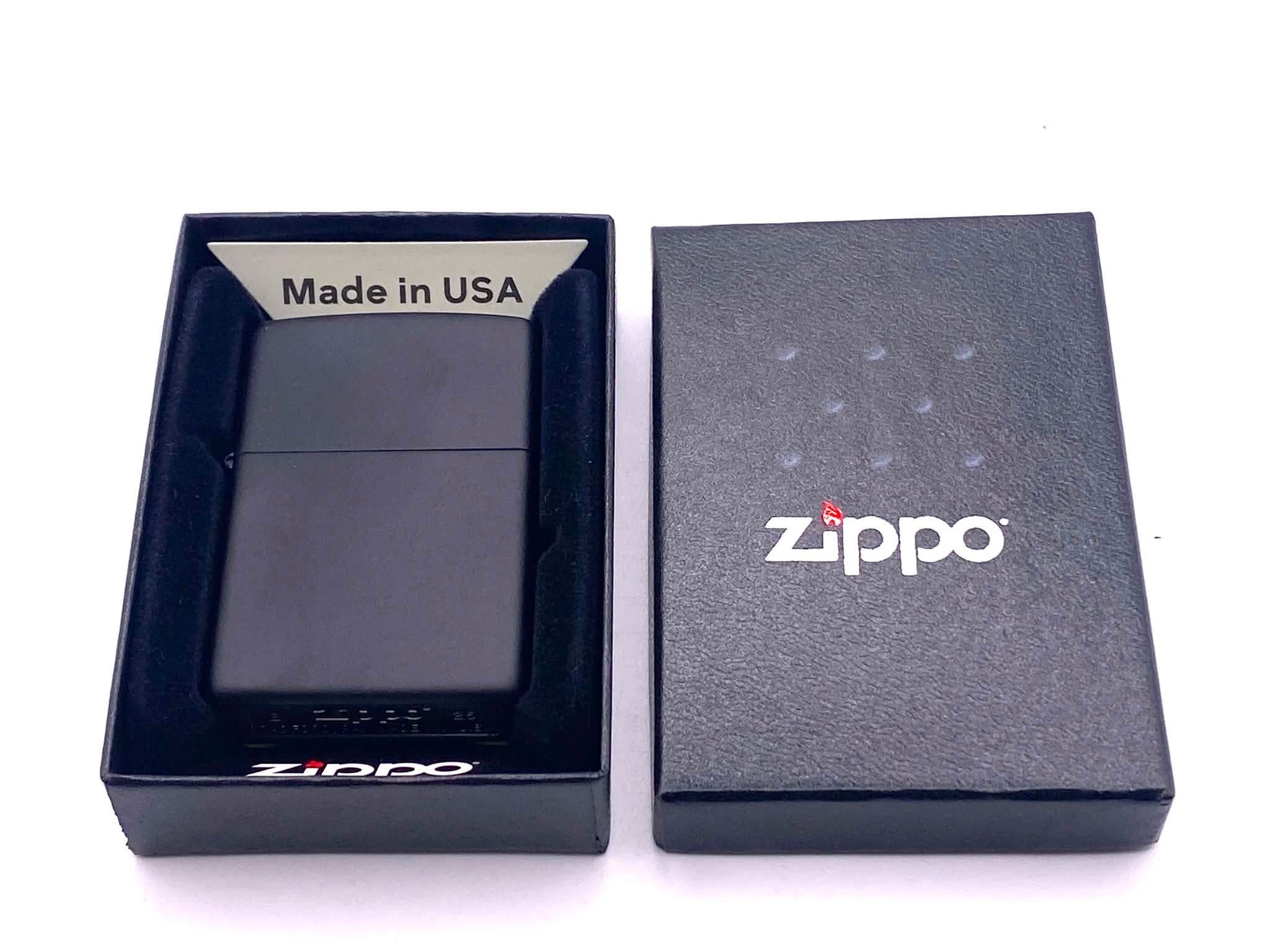 Zippo Feuerzeug schwarz matt, black matte der Klassiker mit Box, das Original mit dem " Klick "