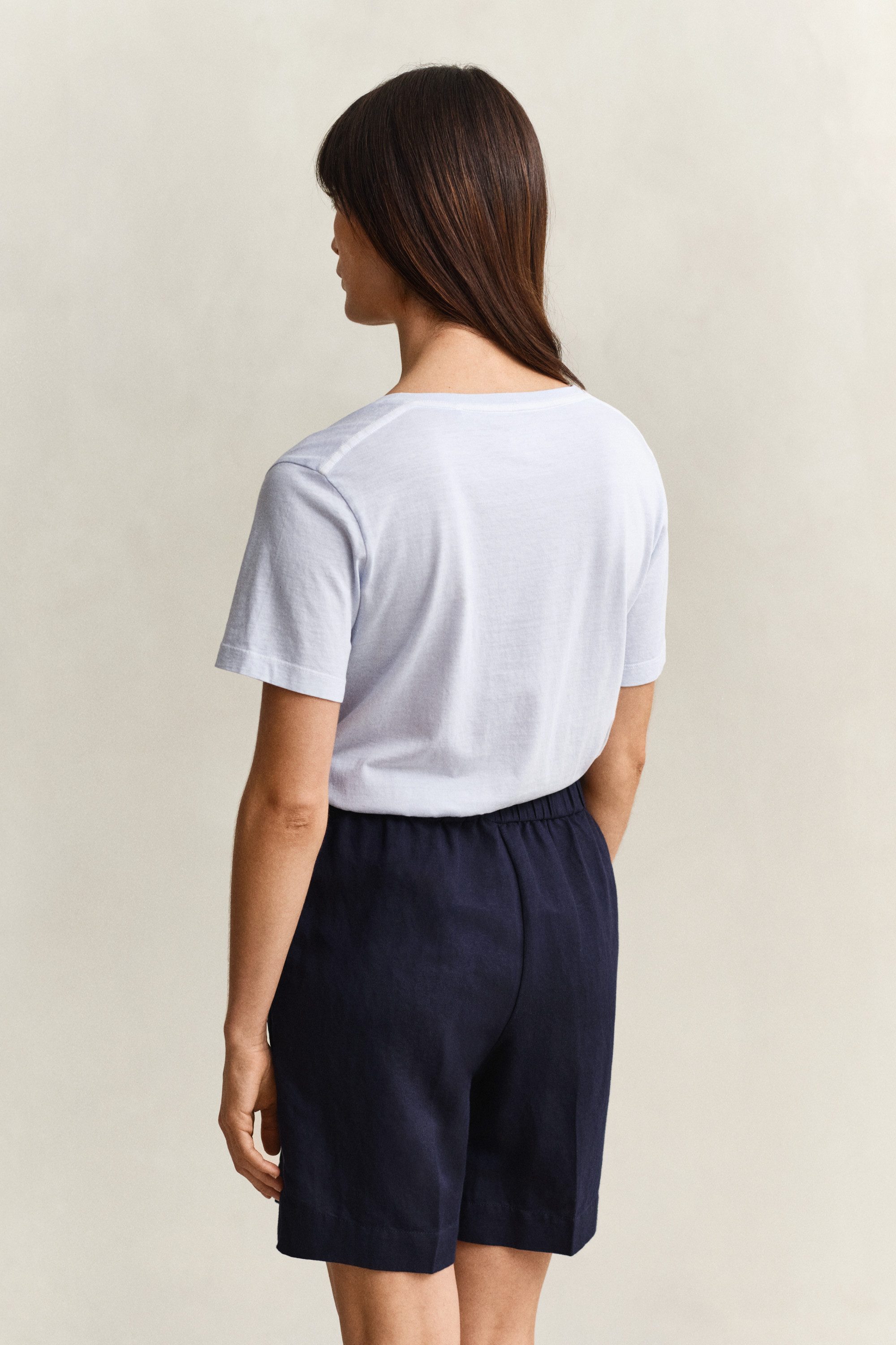 Gant T-Shirt REGULAR WASHED SHIELD V-NECK Regular fit mit V-Ausschnitt
