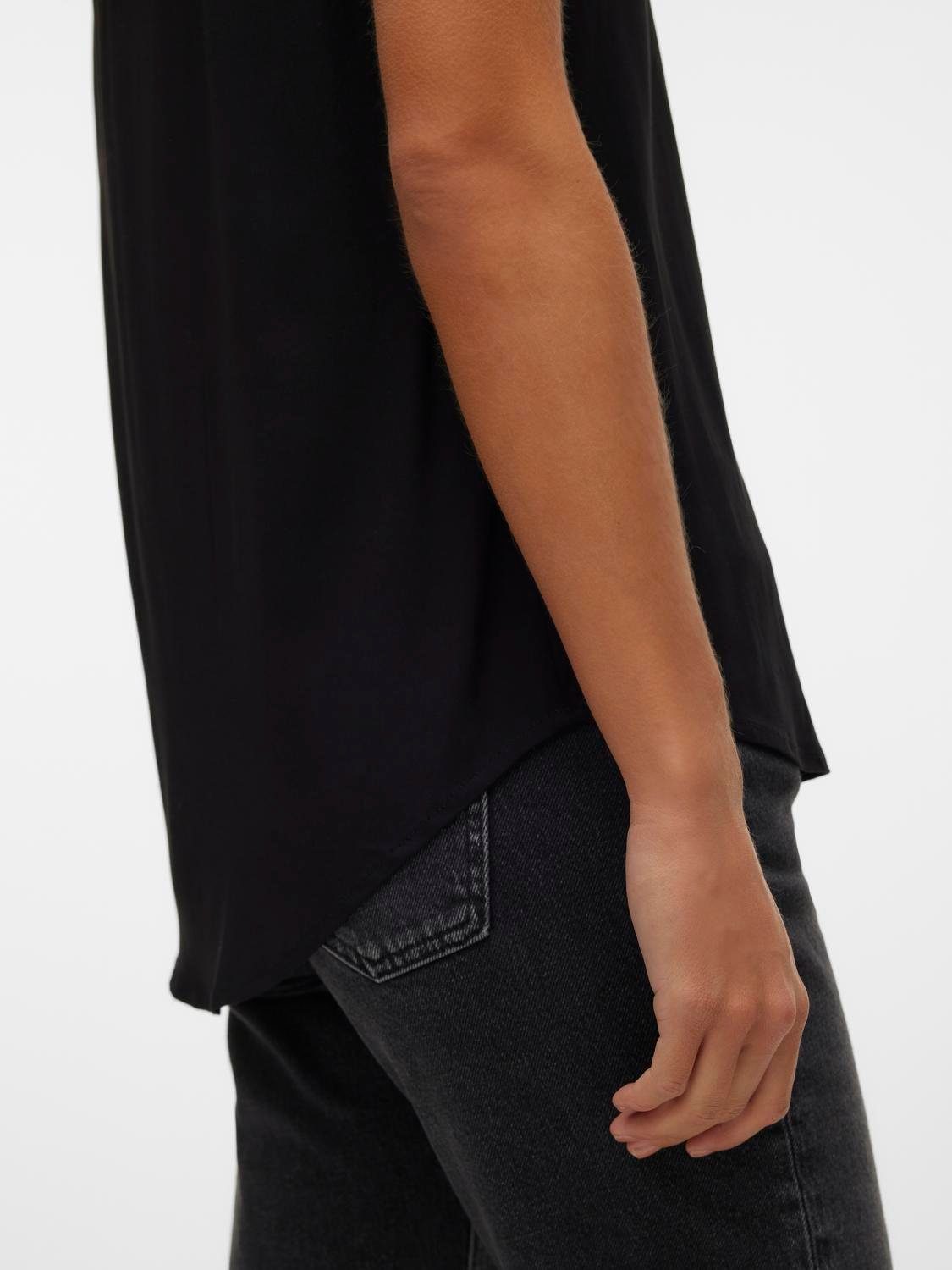 Vero Moda Blusenshirt VMBELLA SS TOP WVN GA NOOS Viskosemischung, abgerundeter Saum