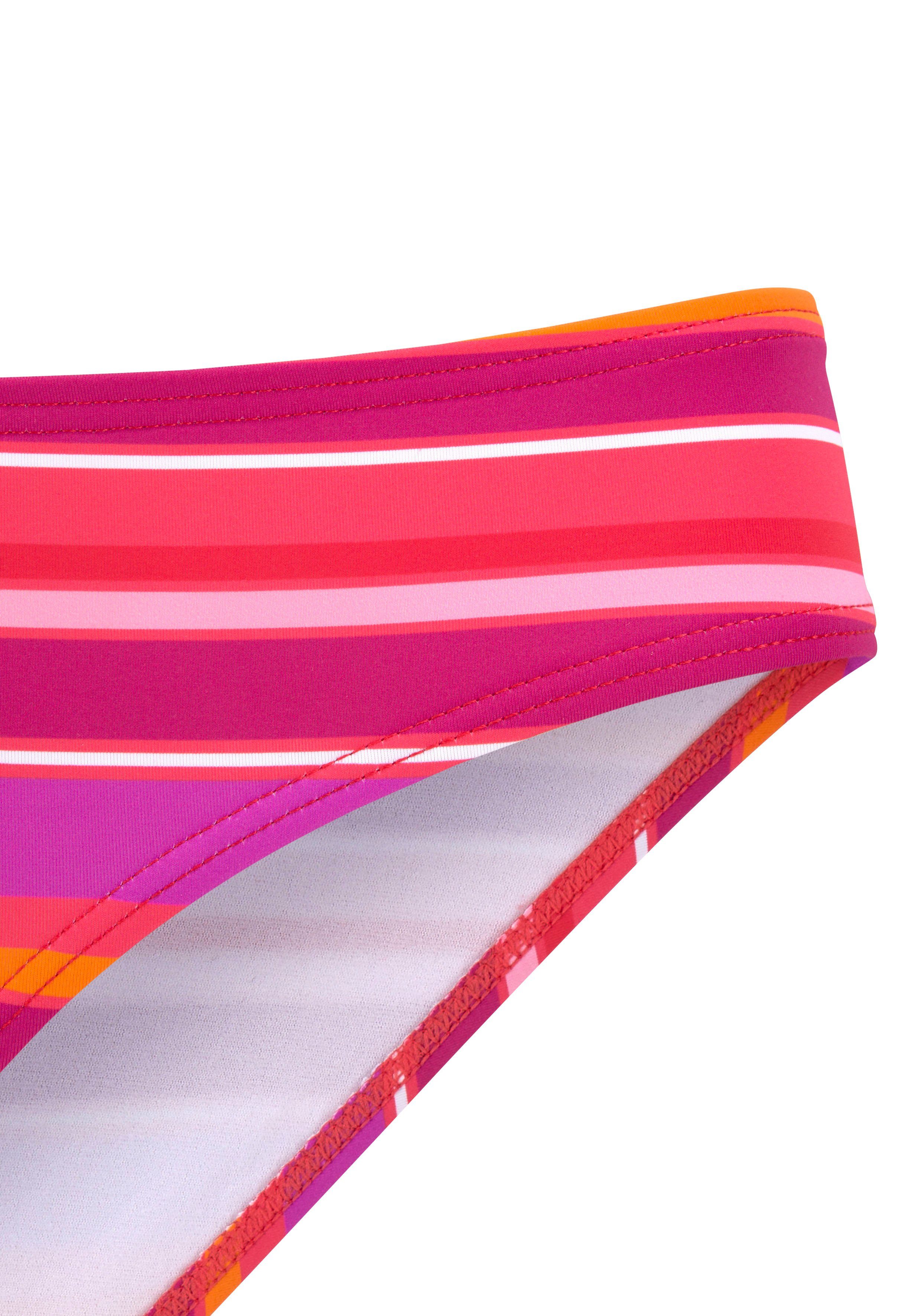 s.Oliver Bikini-Hose Fun in klassischer Schnittform und trendigem Streifen-Design