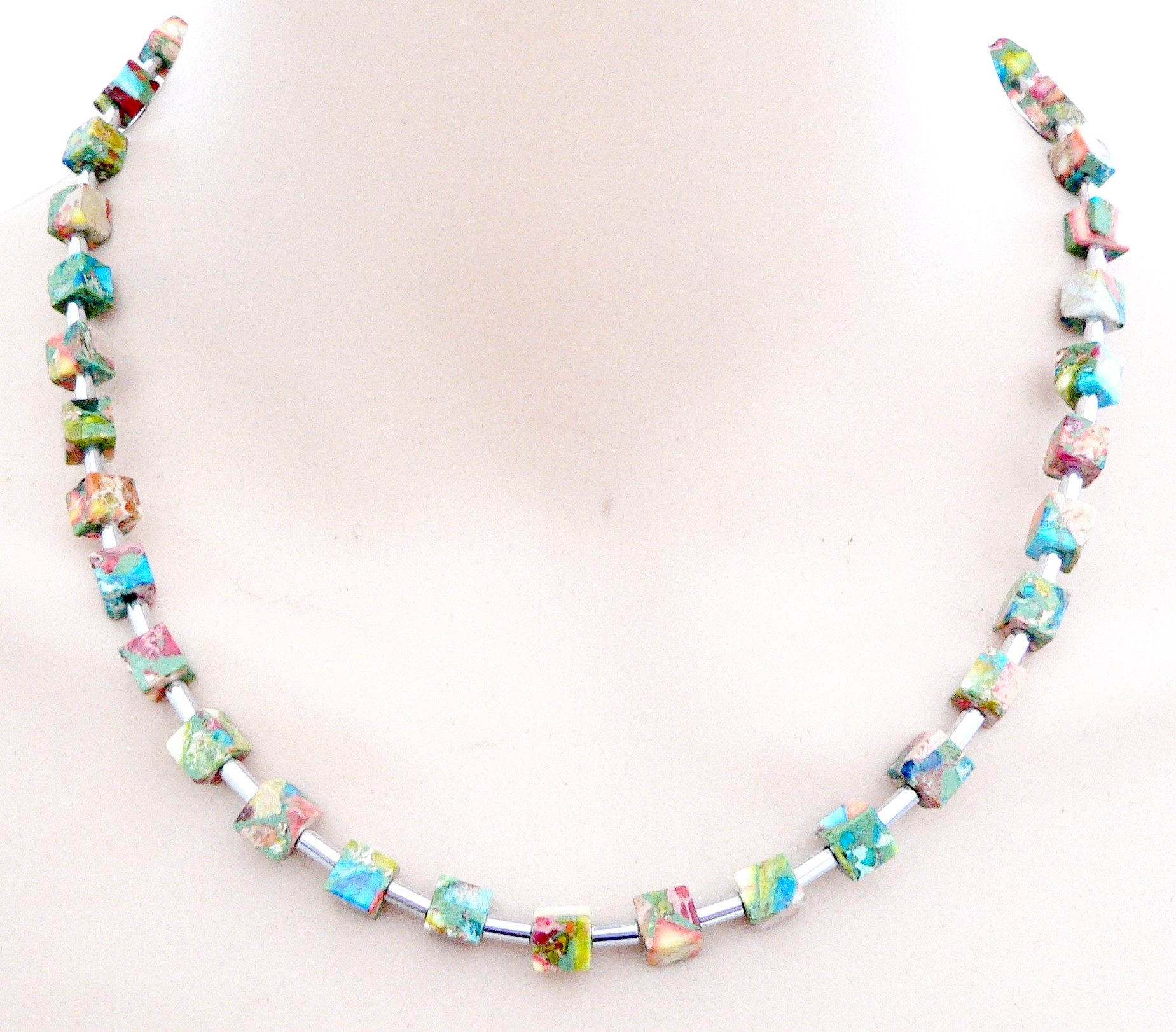 traumschmuck Collier 213l Collier Halskette JASPIS Würfel multicolor mehrfarbig bunt (Geschenk, Muttertag, Weihnachten, Geburtstag, Valentinstag, incl. Schmuckbox), handgefertigt, Made in Germany