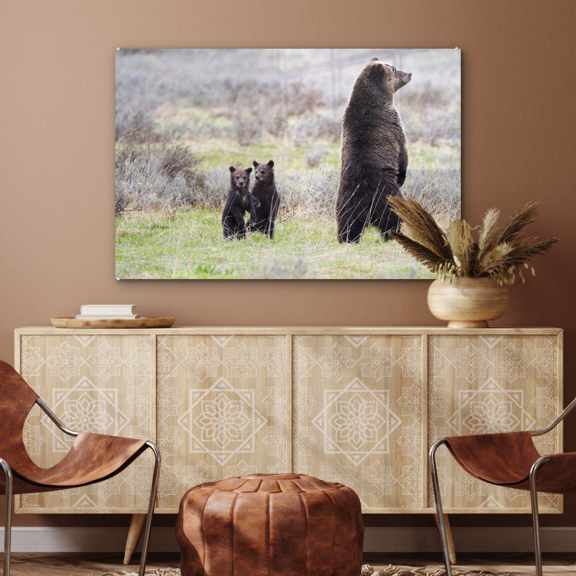 MuchoWow Acrylglasbild Bild einer Schlafzimmer Wohnzimmer & Grizzlybärin Jungtieren, St), (1 mit Acrylglasbilder ihren