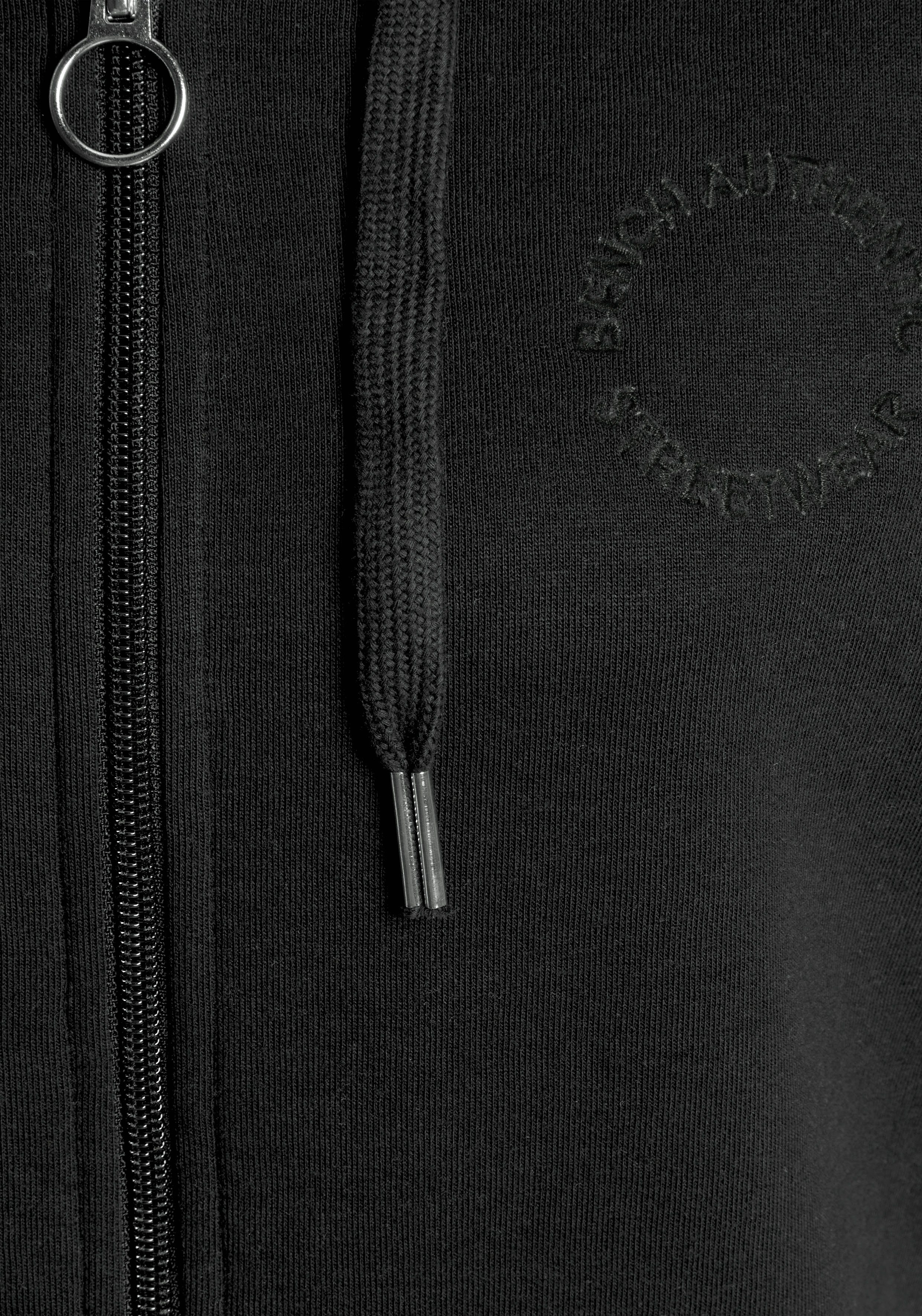Bench. Logostickerei Loungeanzug Kängurutasche, und mit Loungewear Kapuzensweatjacke schwarz