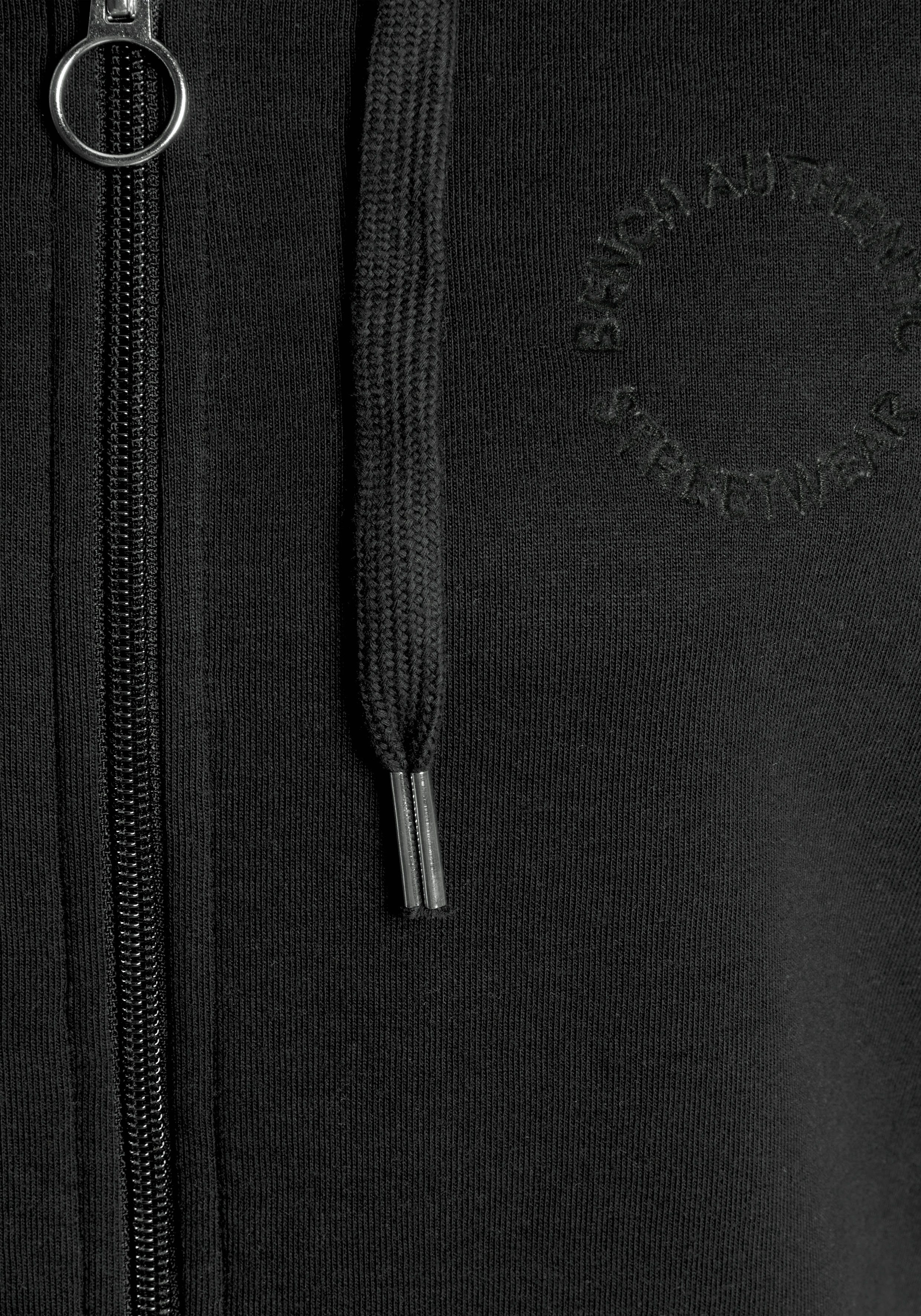 Bench. Loungewear Kapuzensweatjacke mit Logo und Kängurutasche, Loungewear