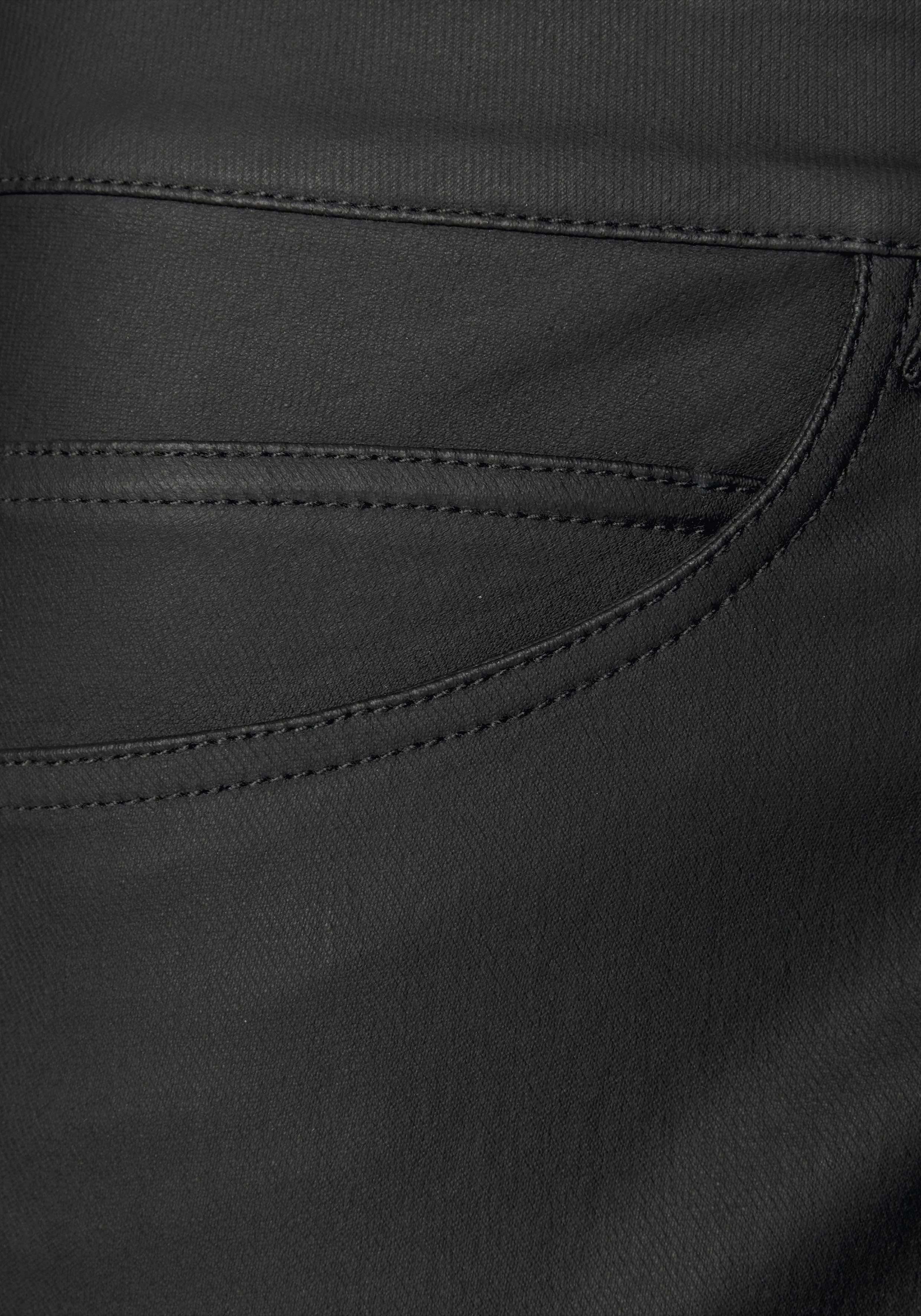 LASCANA Lederimitathose in schmaler Passform, figurbetonte Jeggings mit Stretchanteil