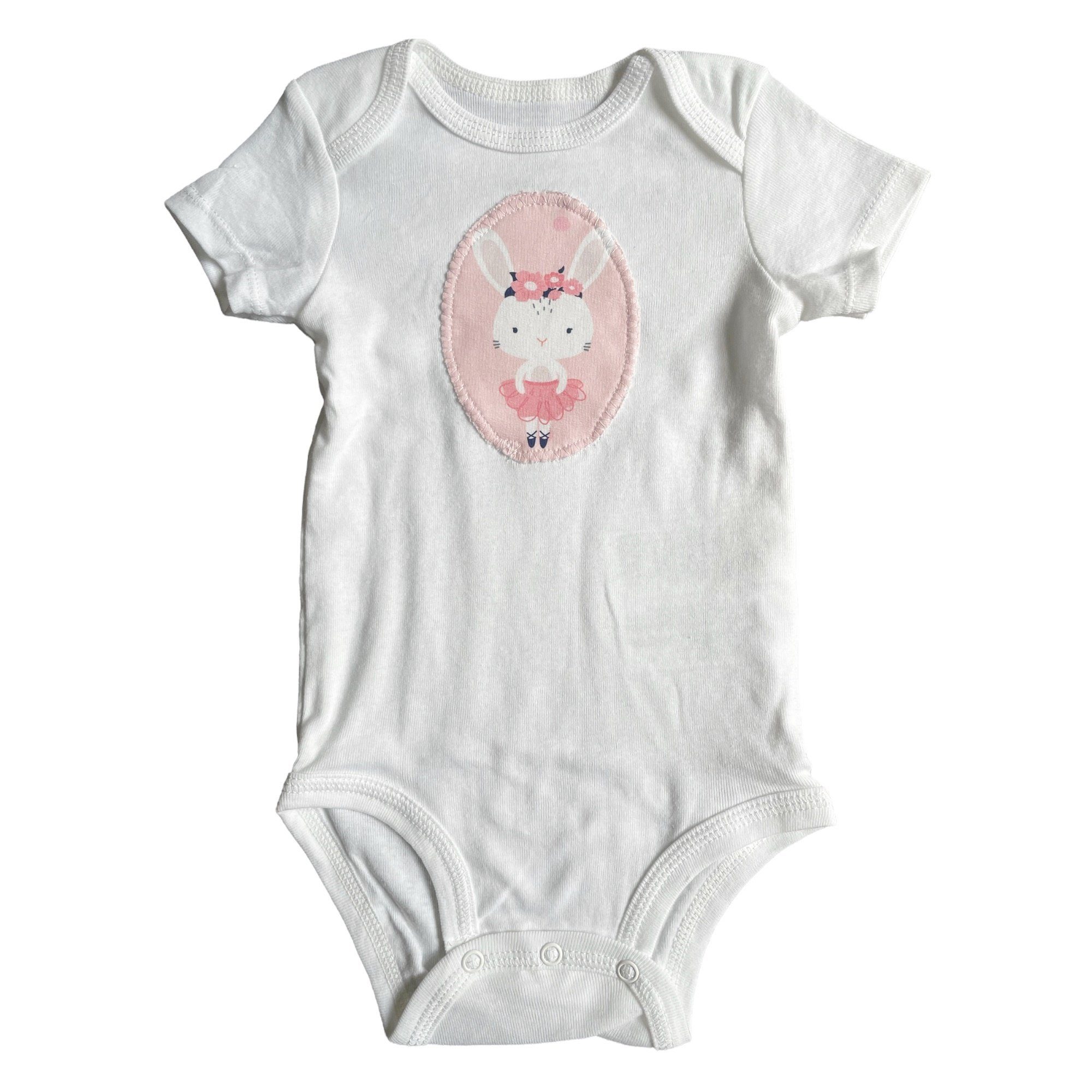 kennydoo Erstausstattungspaket Baby Set teilig) Hose, in (5 Halstuch, Knoten-Mütze, Handmade Decke, Erstausstattung Body, DE Baby Hasenmädchen