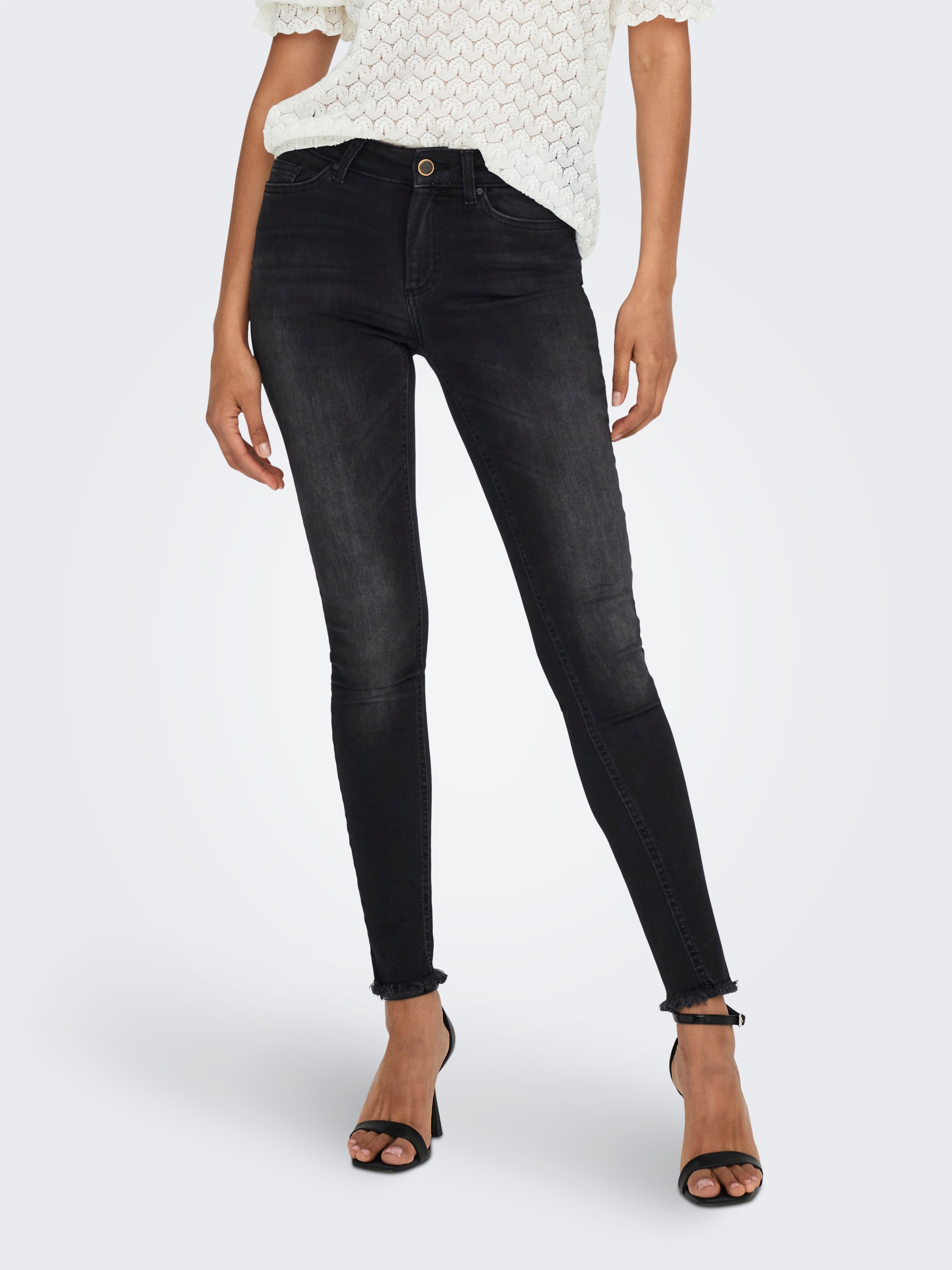 ONLY Ankle-Jeans ONLBLUSH MID SK ANK RW REA1099 NOOS mit fransigen Säumen
