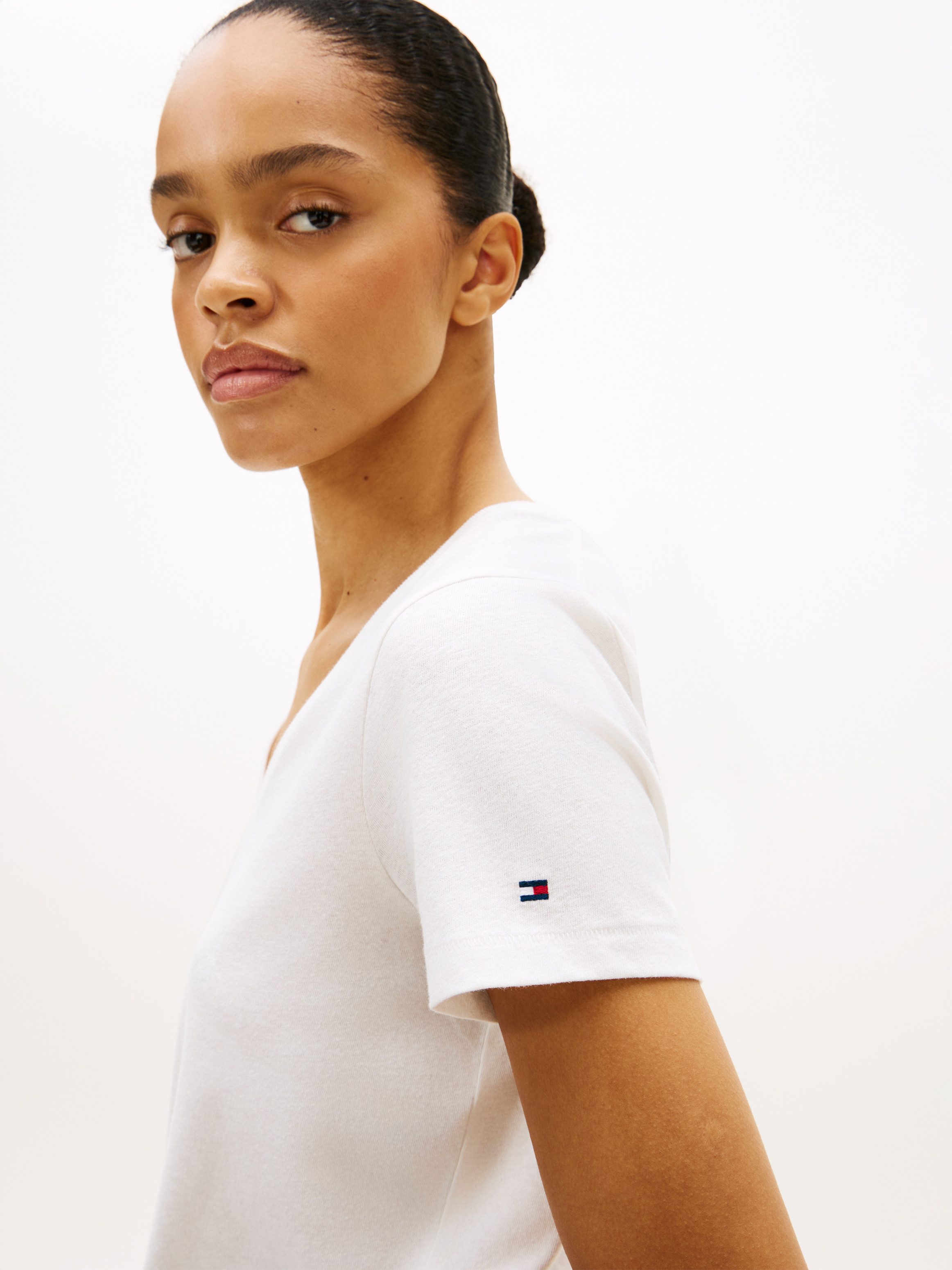 Tommy Hilfiger Kurzarmshirt CO LINEN V-NECK SHORT SLEEVE TEE mit V-Ausschnitt, Regular Fit – Bild 2 von 5