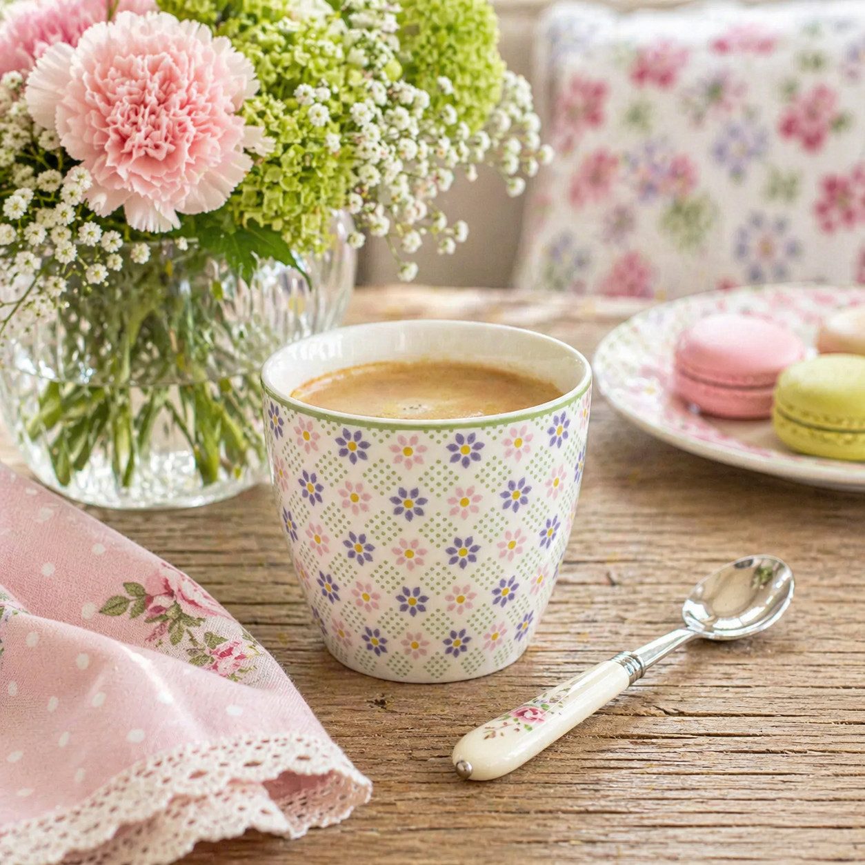 Greengate Becher GreenGate Latte Cup Sybille Weiß mit floralem Muster