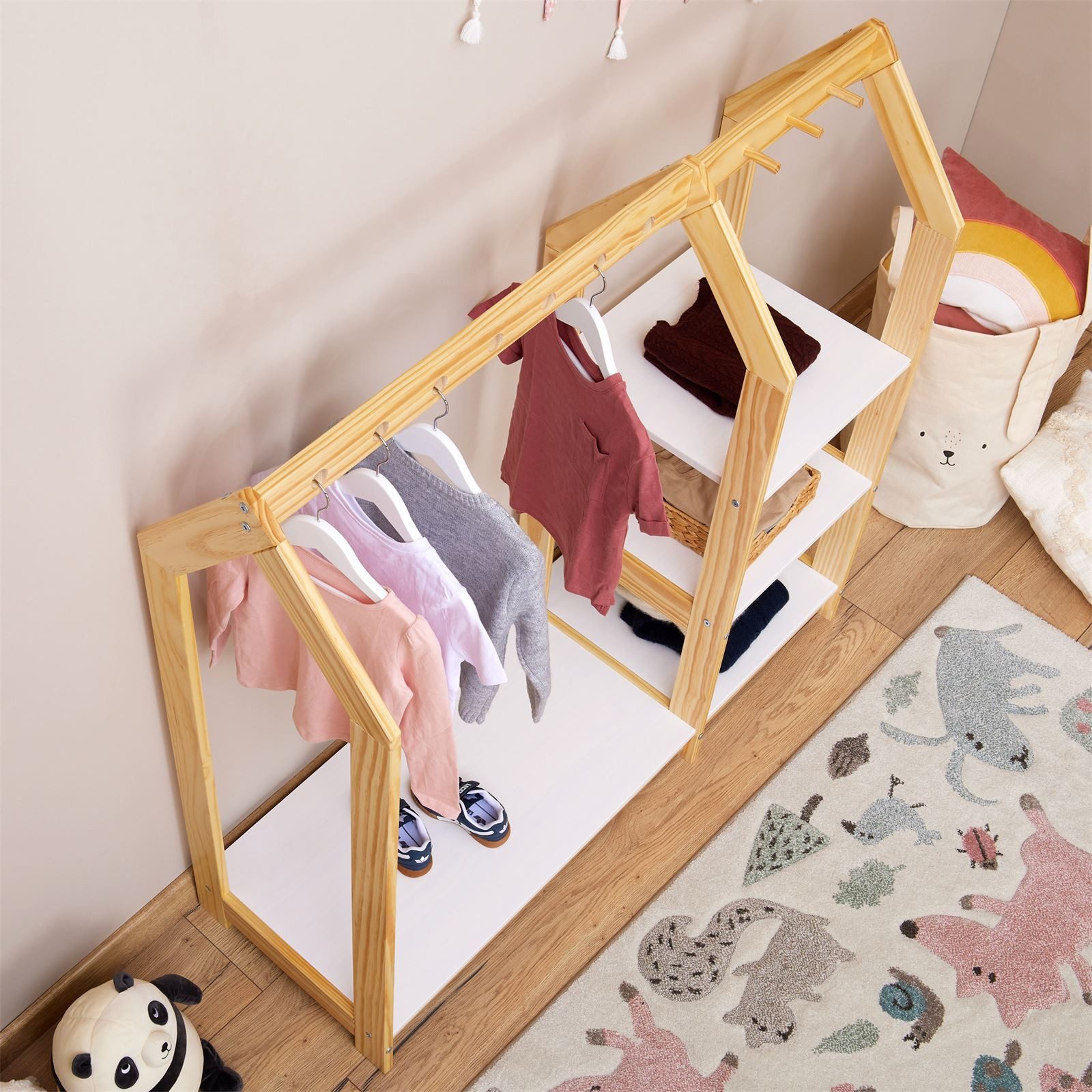 IDIMEX Kinderkleiderschrank SALLY Kindergarderobe im Haus Design, 4 Ablagen & Kleiderstange natur/weiß