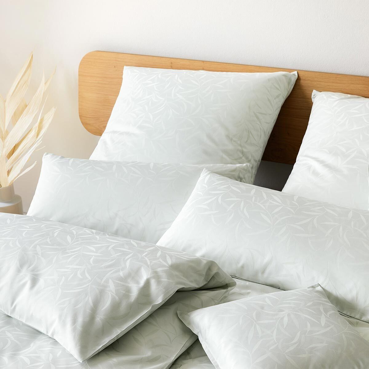 Produktbild von Elegante Mako-Satin Bettwäsche Floral Beige Günstig Online Kaufen Bei Bettwaren