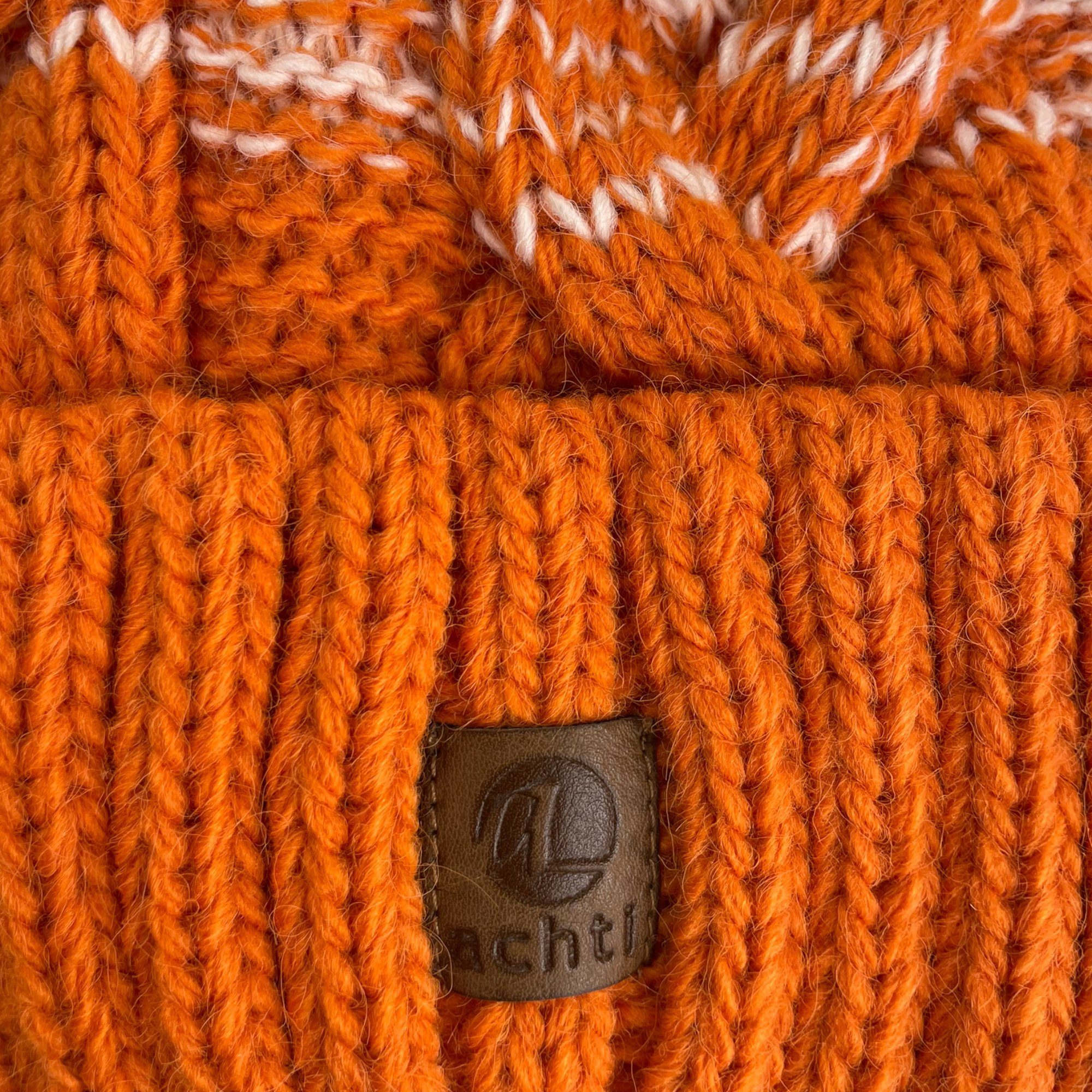 Taschen4life großer Bommelmütze 2469 Set & Strickmütze & (2er Schal & Logo-Label achti orange/wollweiß Set, Loop) Mütze Bommel, Loopschal, Strick Beanie