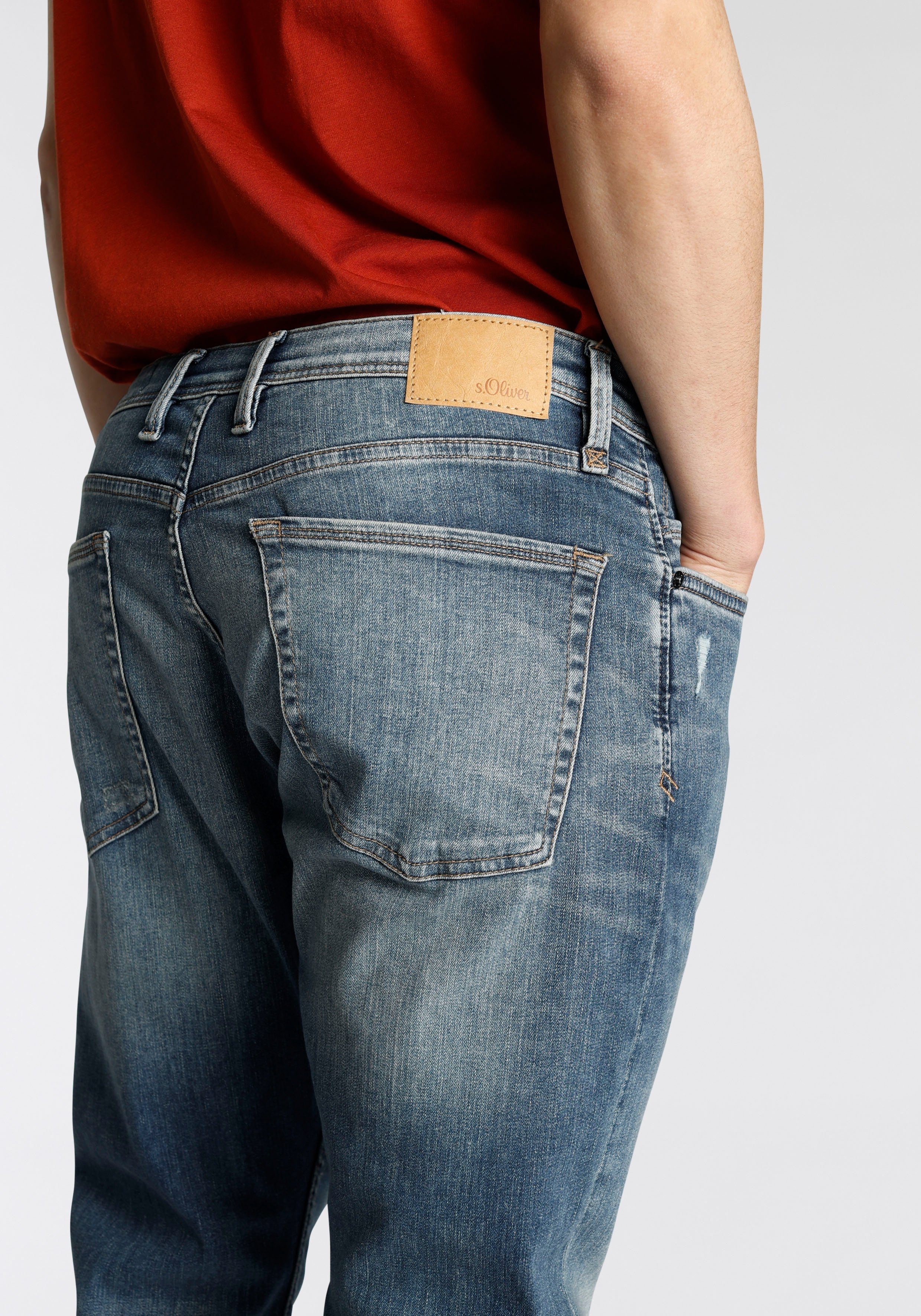 und s.Oliver Eingrifftaschen mit light blue Bequeme Gesäß- Jeans