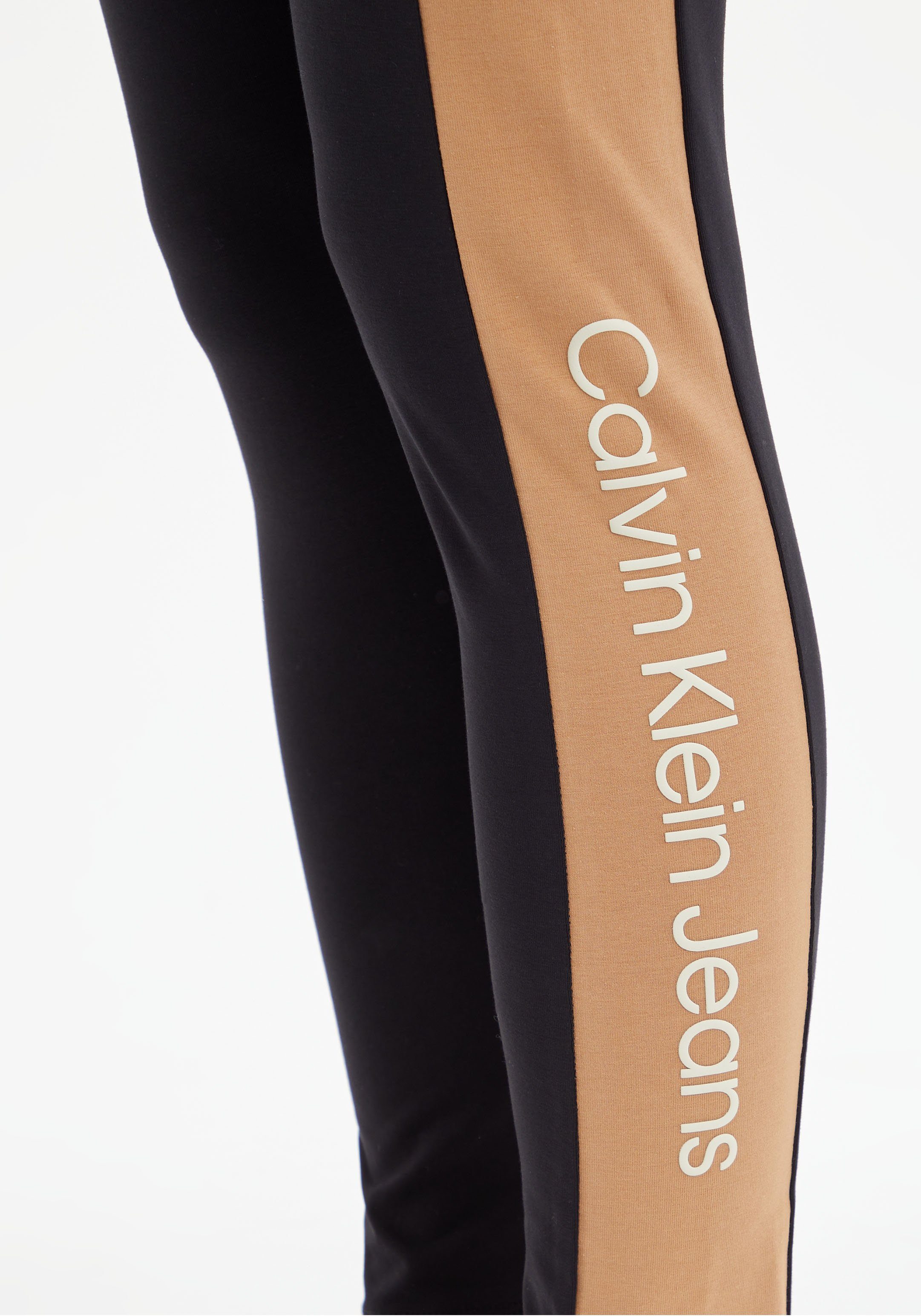 Ck Timeless Klein Calvin Leggings mit in Jeans BLOCKING Kontrastfarbe Black/ Camel COLOR CK-Schriftzug LEGGINGS