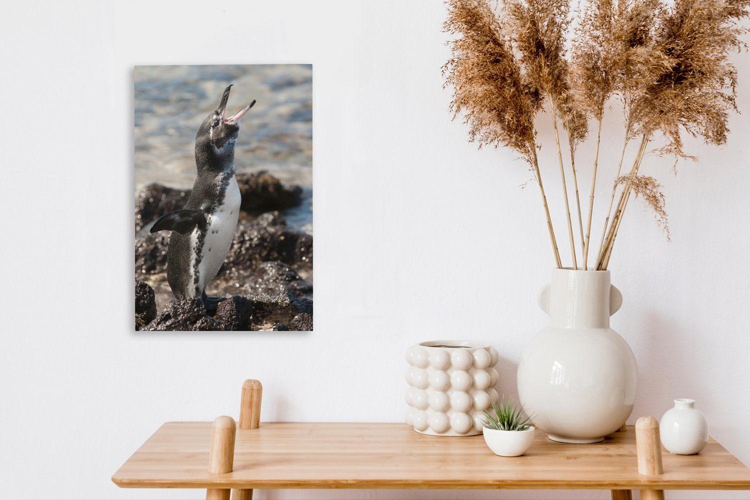 OneMillionCanvasses® Leinwandbild Leinwandbild auf Zackenaufhänger, (1 St), inkl. bespannt Gemälde, Galapagos-Pinguin cm See, fertig 20x30 brütender Ein
