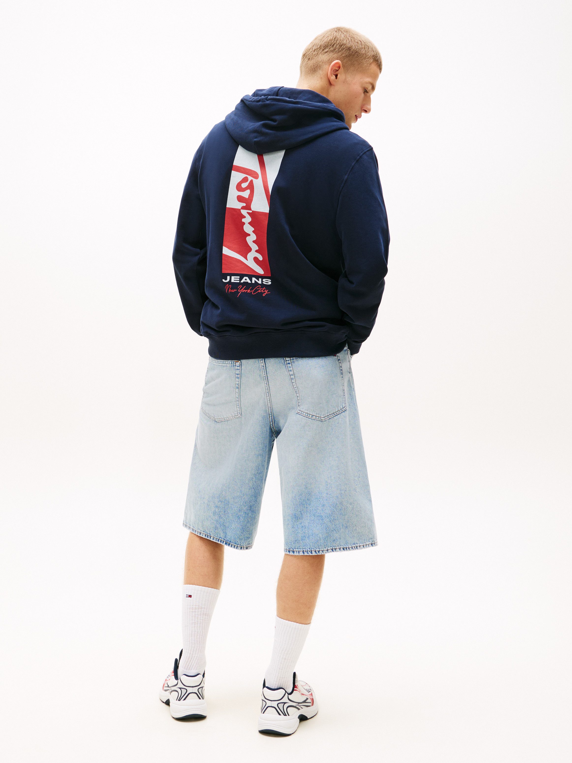 Tommy Jeans Kapuzensweatshirt TJM REGULAR SIGN BACKPRINT Regular fit mit Markenprint – Bild 5 von 5