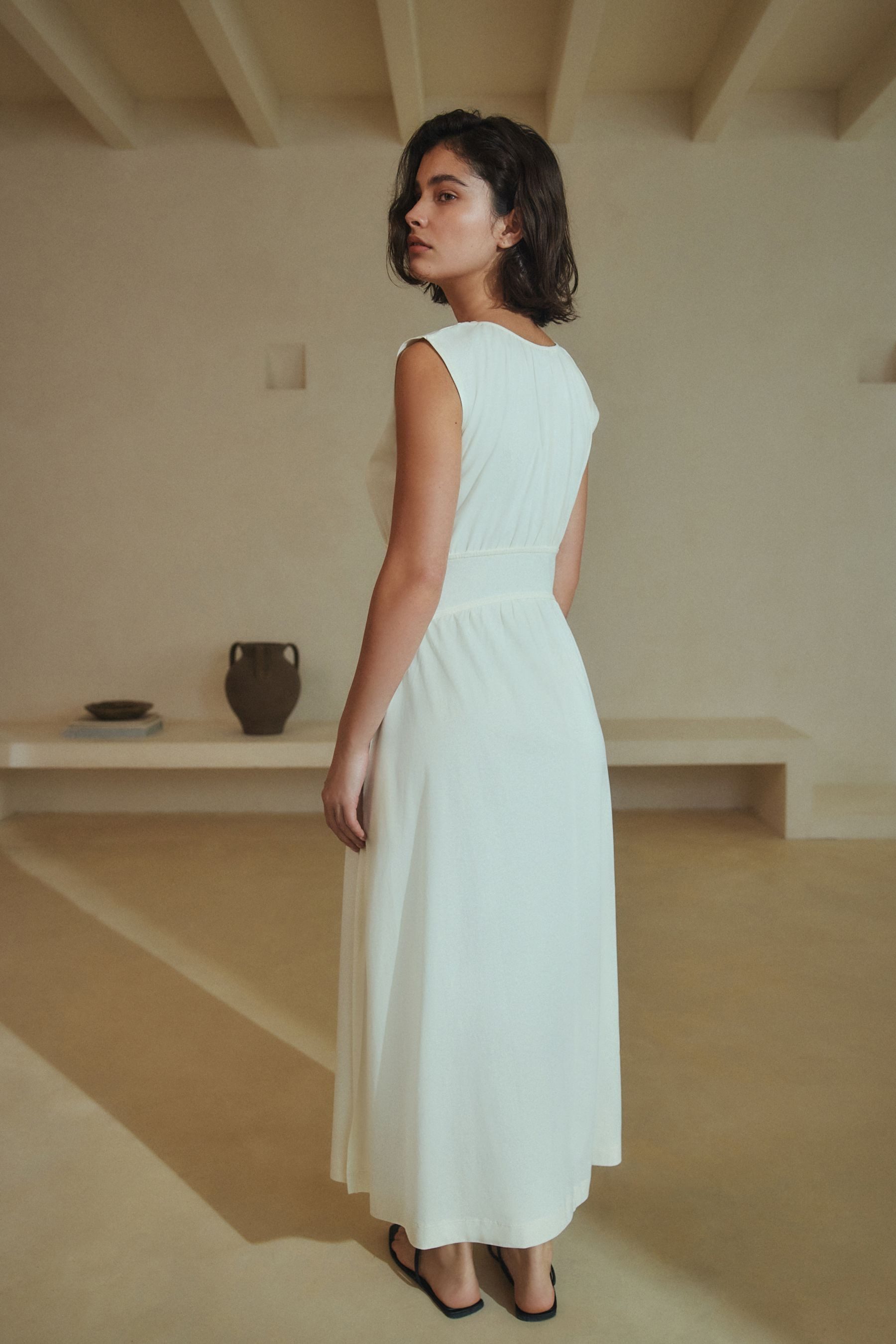 Next Midikleid Sommerliches, tailliertes Jersey-Midikleid (1-tlg)