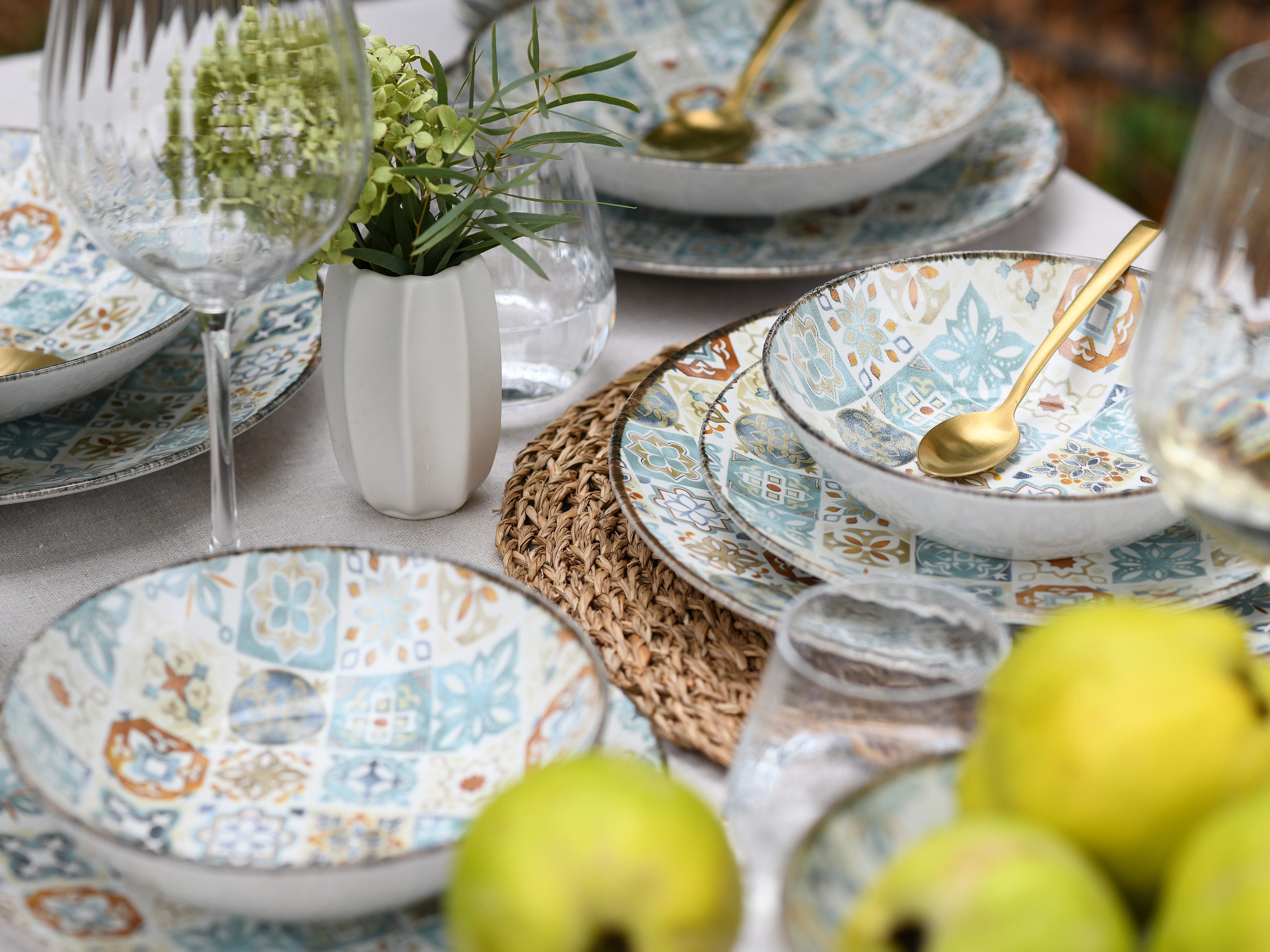 CreaTable Teller-Set Mosaik, Service 16-tlg. (16-tlg), 4 Personen, Steinzeug, Teller Set, Edles Tellerset, Vollflächig dekorierte Teller und Farben