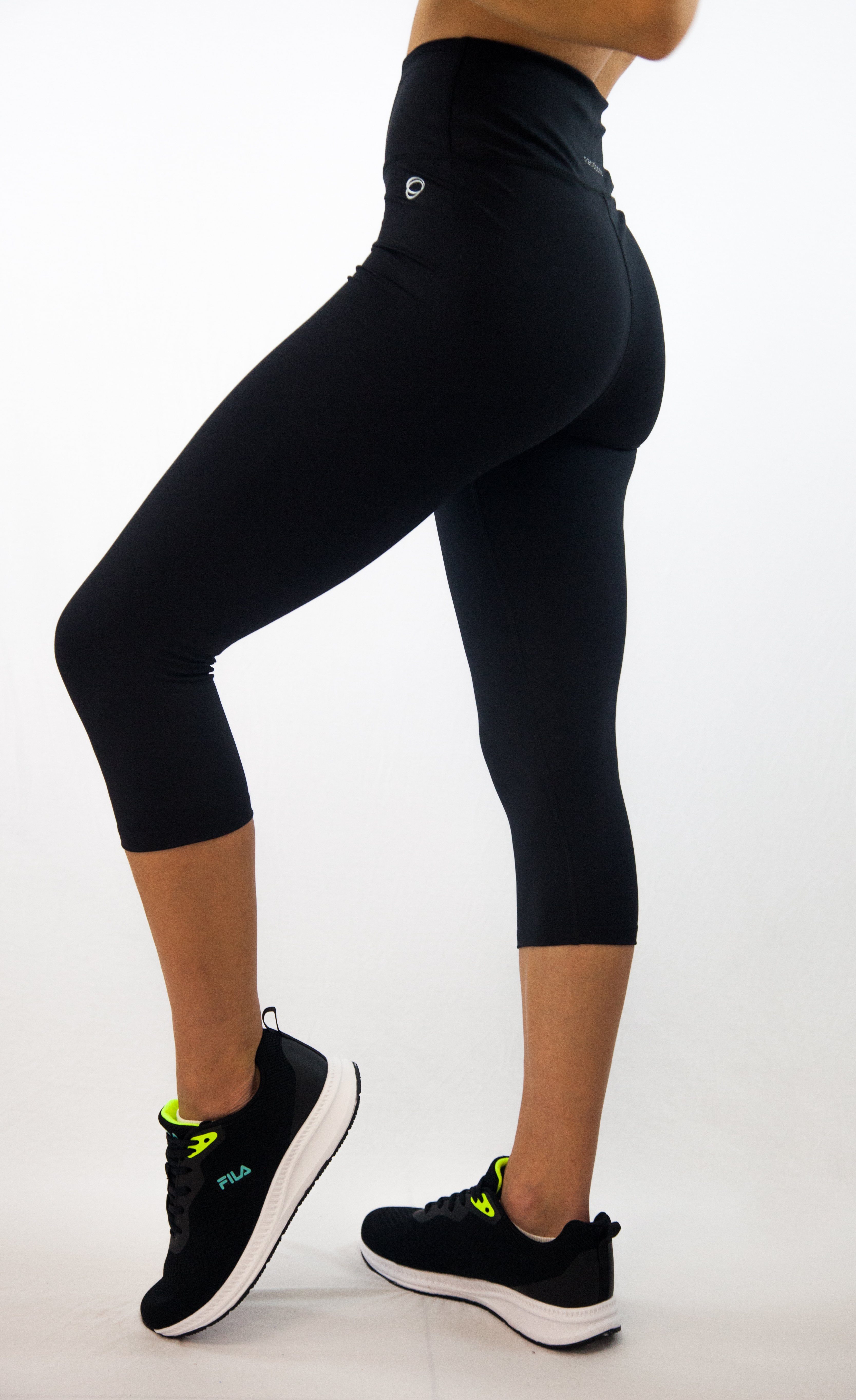 NANOBIONIC® Caprileggings Anti-Cellulite (DeLuxe) Caprileggings (Innovative und exklusive NANOBIONIC®-Technologie, NASA I-Tech Award) NANOBIONIC® - eine nahezu endlose Energiequelle!!, www.nanobionic.de