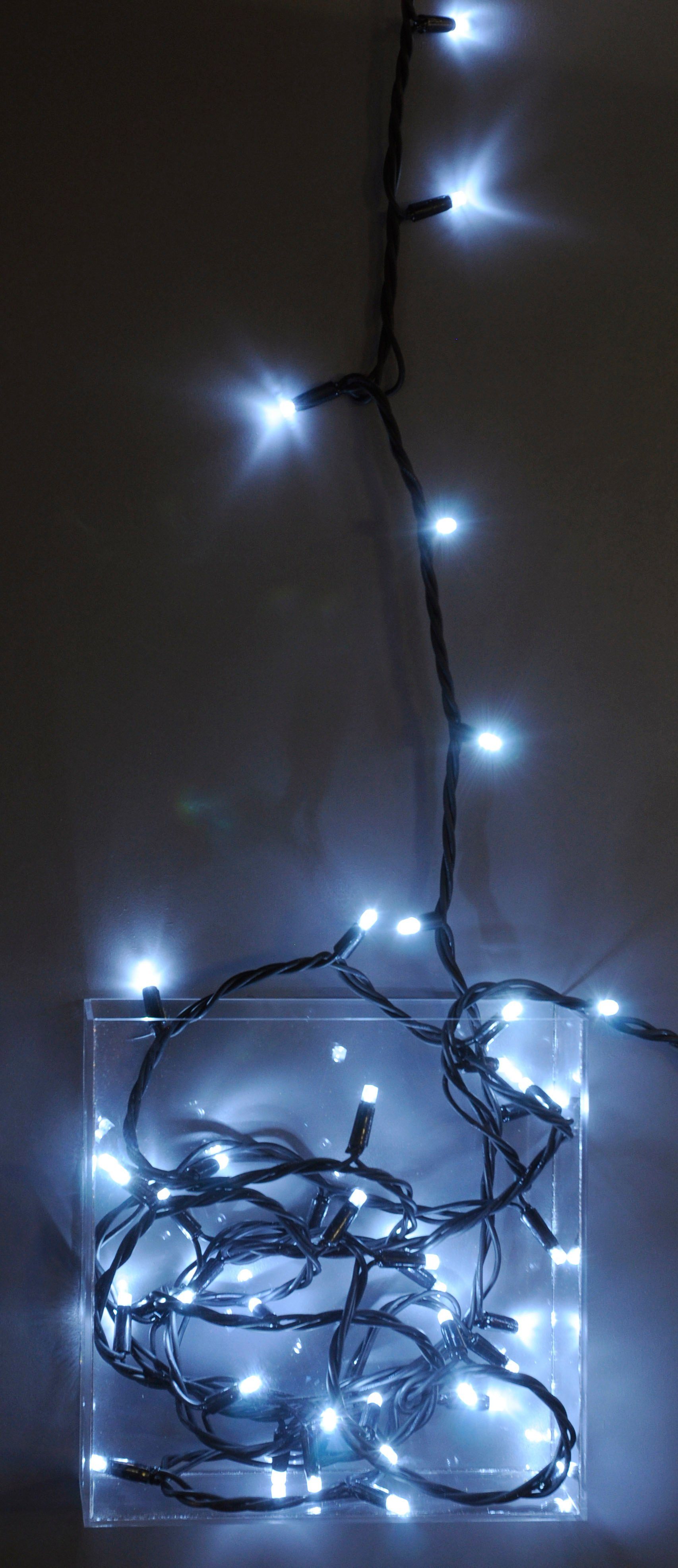 Luca Lighting LED-Lichterkette mit 48, 96, 192 LED für aussen mit Timer kaltweiß Batteriebetrieben