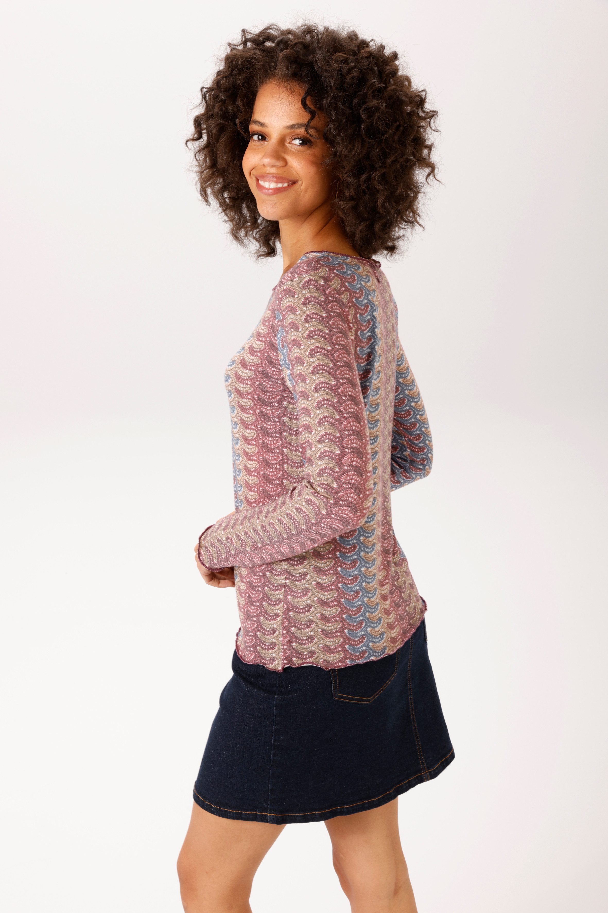 Aniston CASUAL Langarmshirt mit farbenfrohem, grafischen Muster im Streifen-Look - NEUE KOLLEKTION