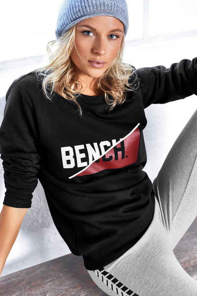 Bench. Sweatshirt mit frontalem Logodruck