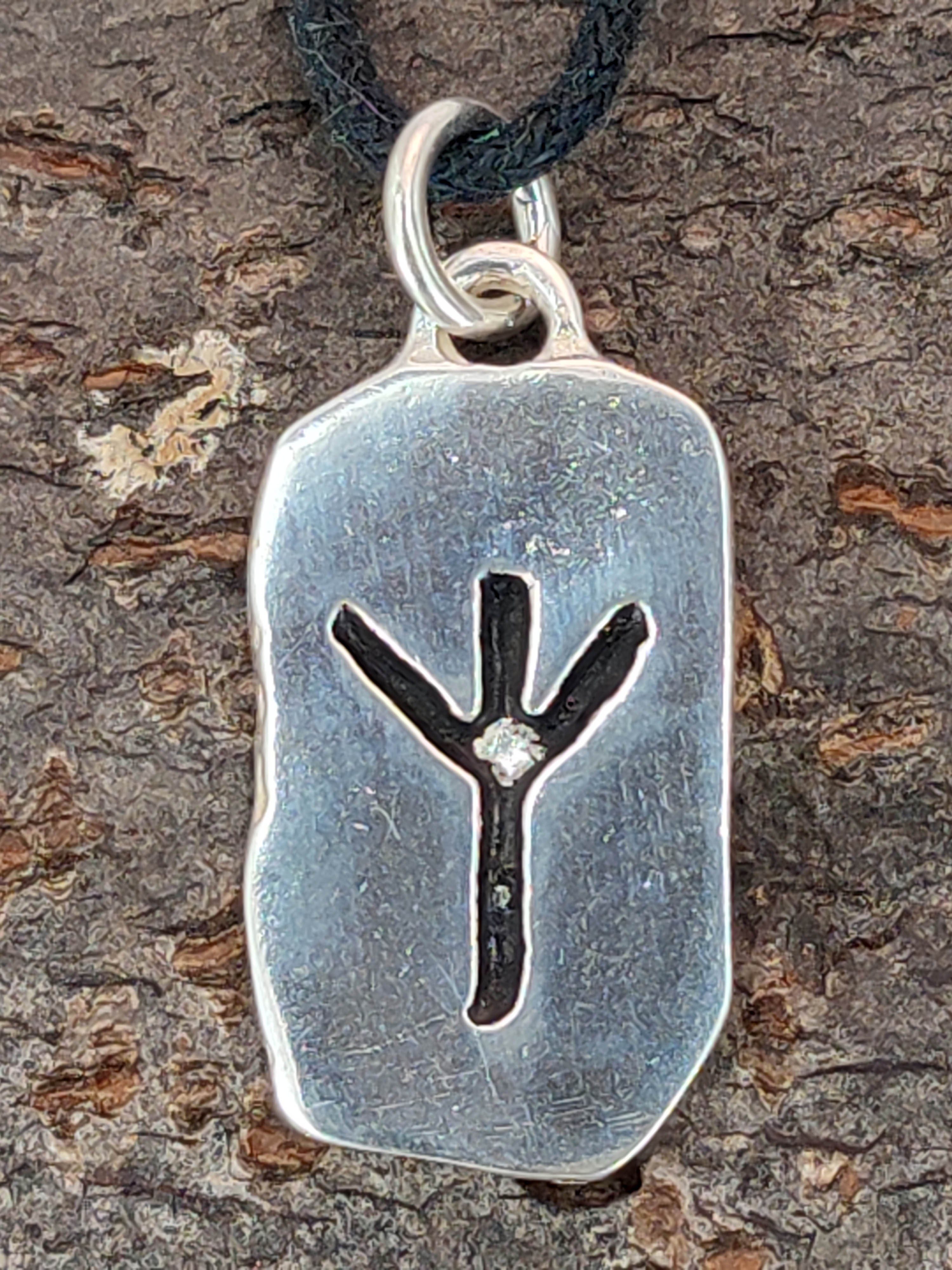 Kiss of Leather Kettenanhänger Rune Runen Ketten Anhänger Silber Buchstabe günstig online kaufen