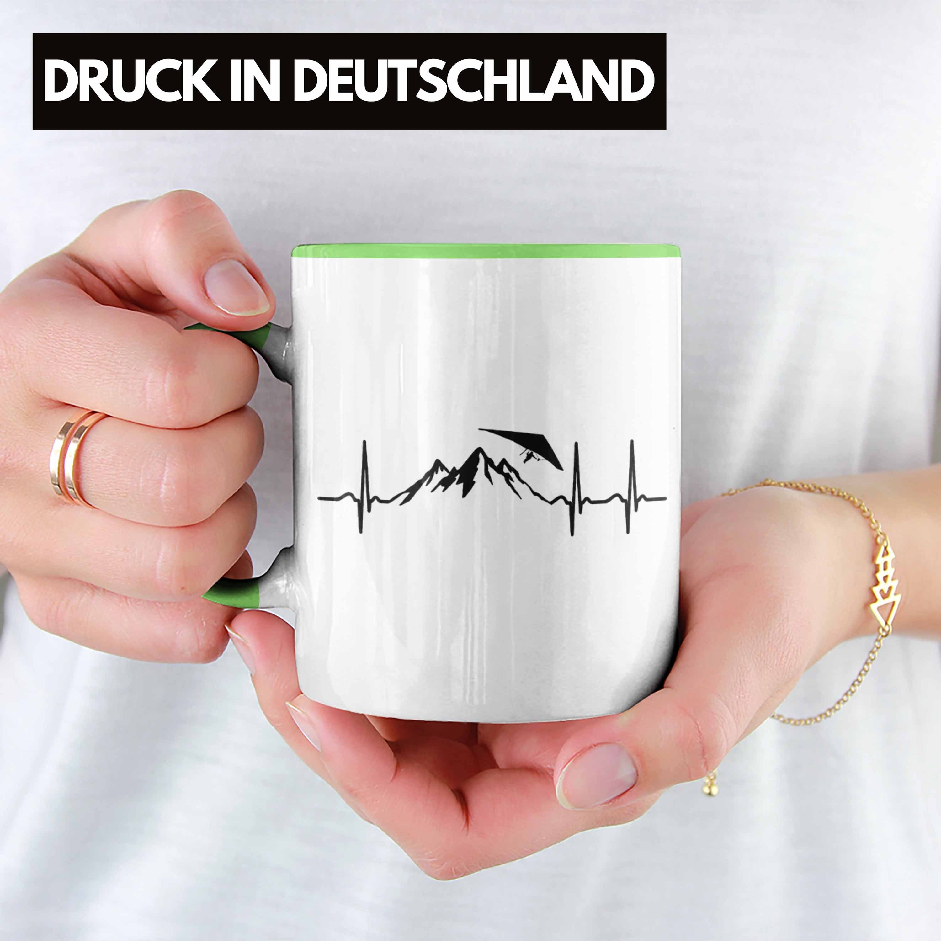 Trendation Tasse Geschenk Grün Motiv Hängegleiter Herzschlag Tasse für Drachenflieger