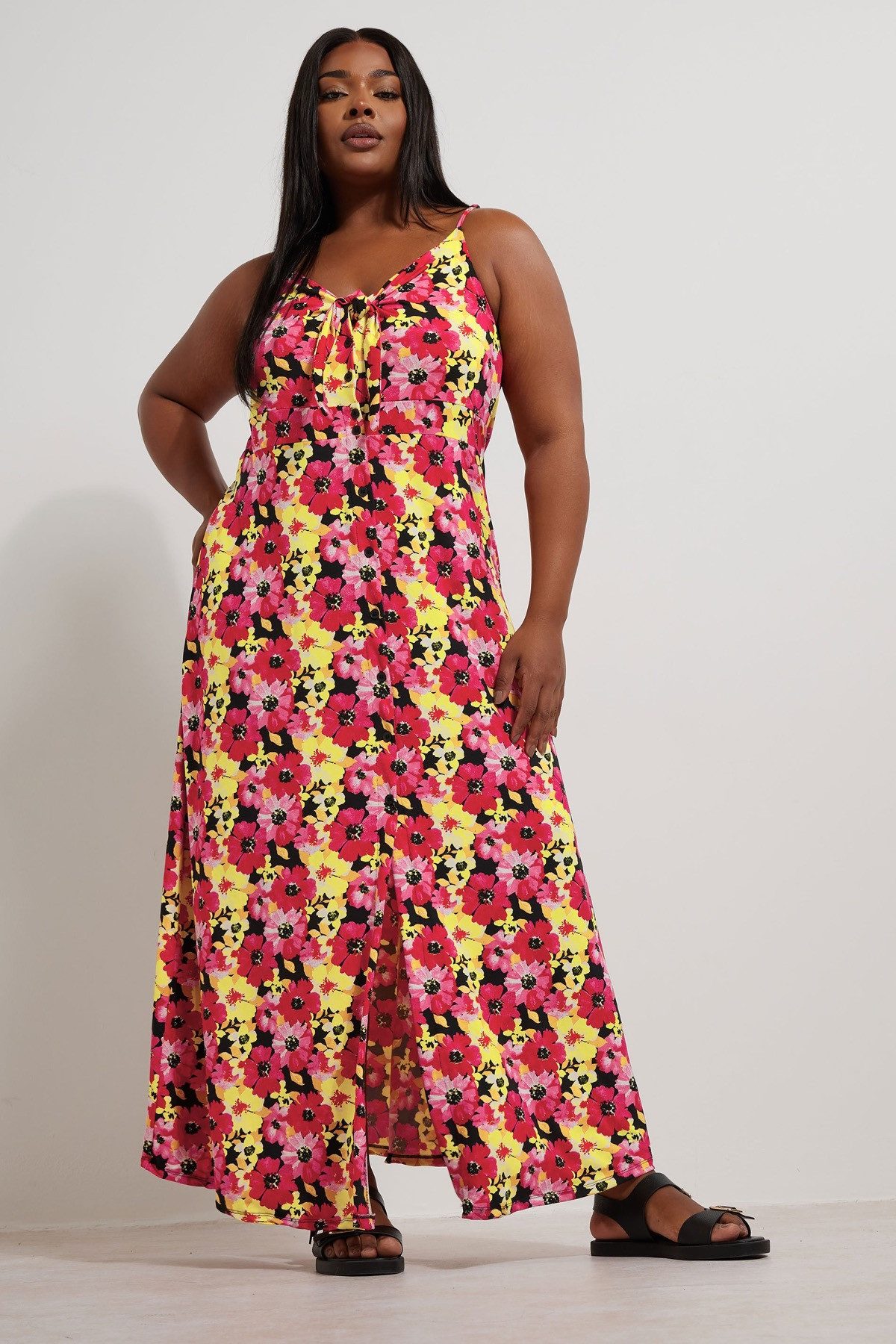 Stil Diva Midikleid Plus Size Kleid mit Raffung vorne, Trägern, Blumenmuster und Knöpfen