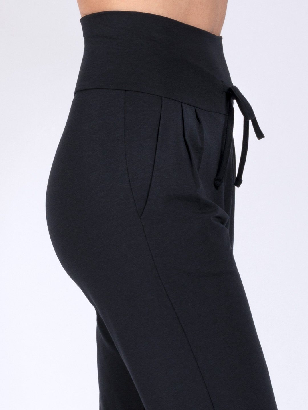 Magadi Yogahose Susan aus weichem Naturmaterial günstig online kaufen