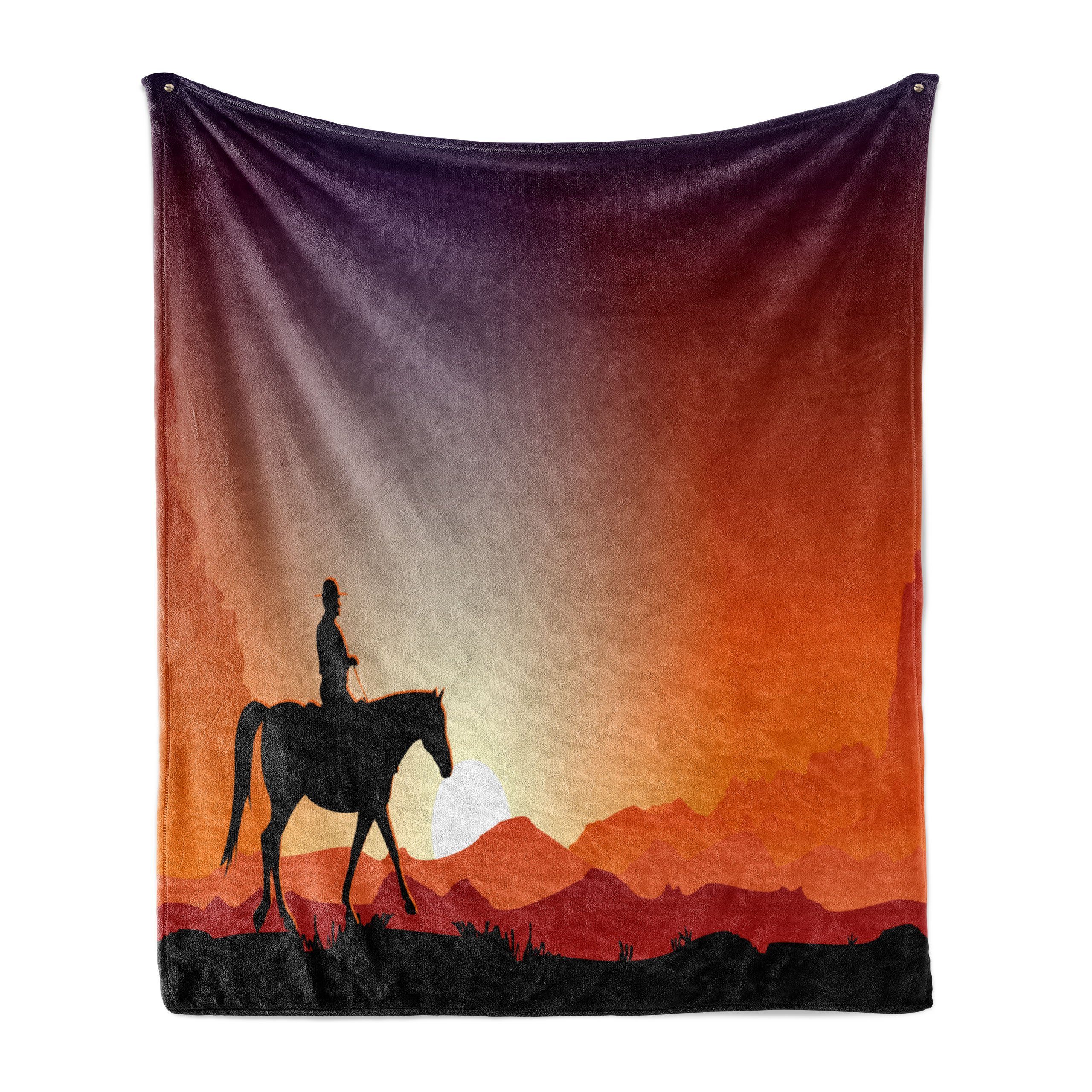 Wohndecke Gemütlicher Plüsch für den Innen- und Außenbereich, Abakuhaus, Western Cowboy auf einem Pferd an der Wüste