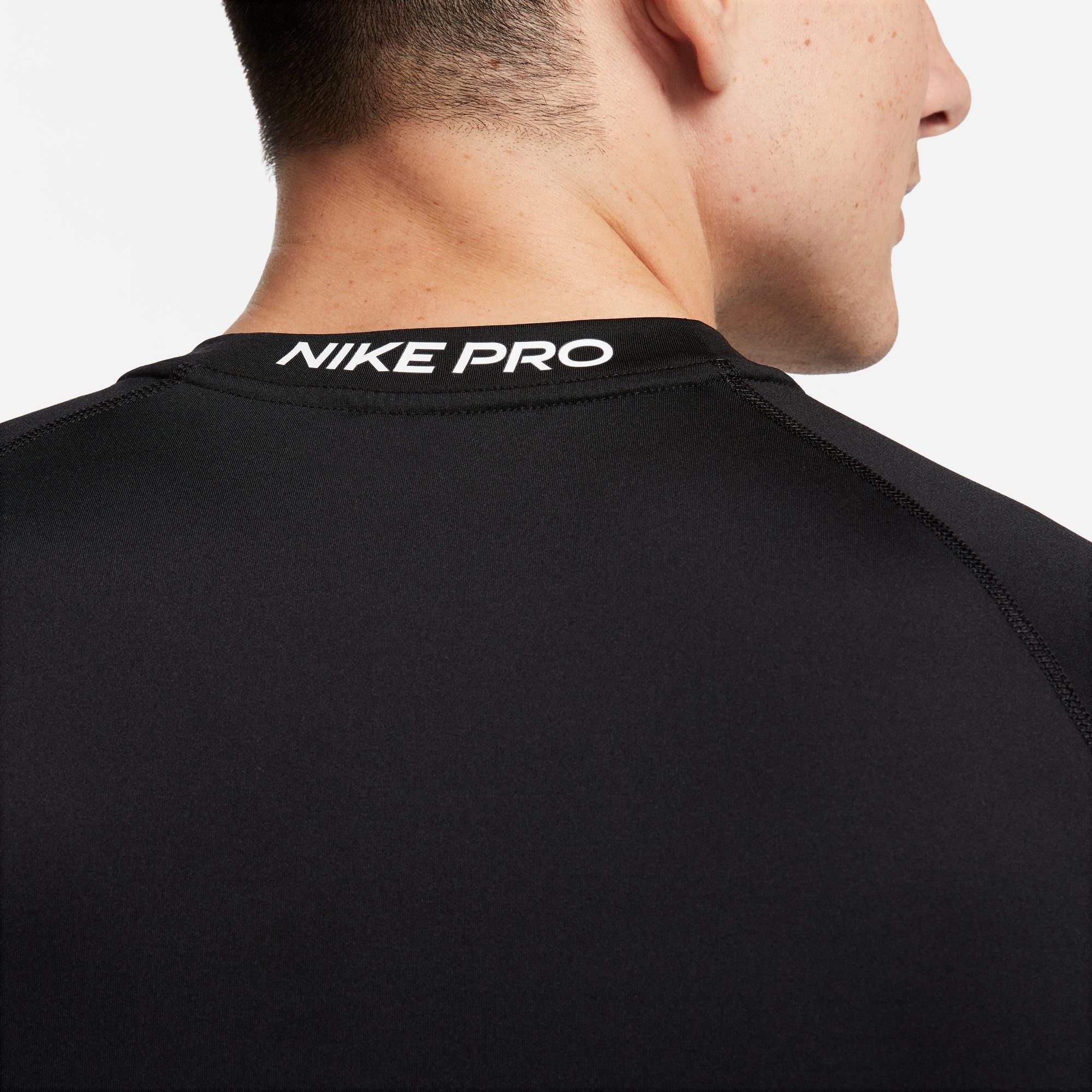 MEN'S Trainingsshirt Nike TOP PRO SHORT-SLEEVE SLIM DRI-FIT