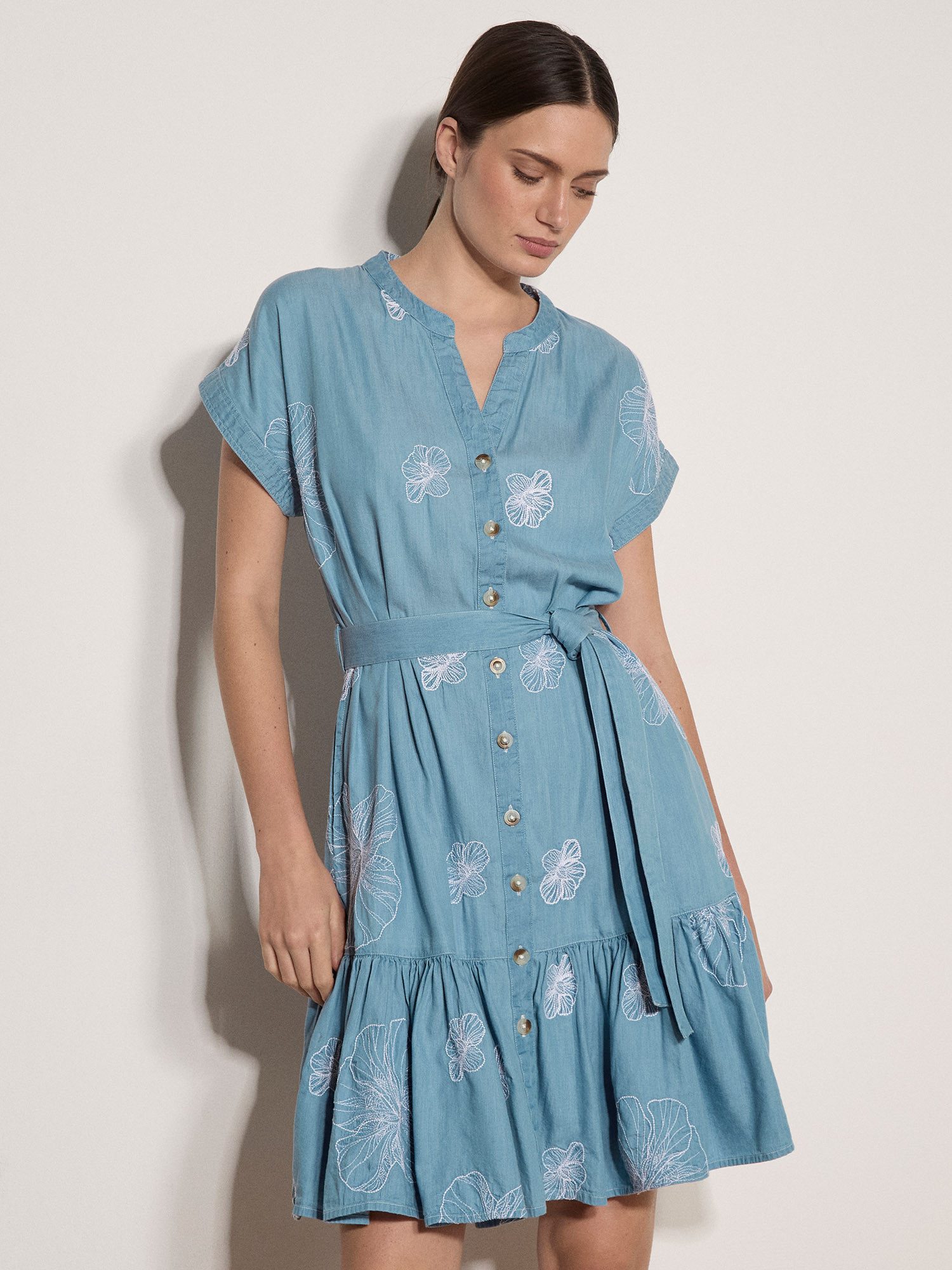 Apricot Minikleid Mini-Kleid aus Denim mit Häkeldetails Stickerei