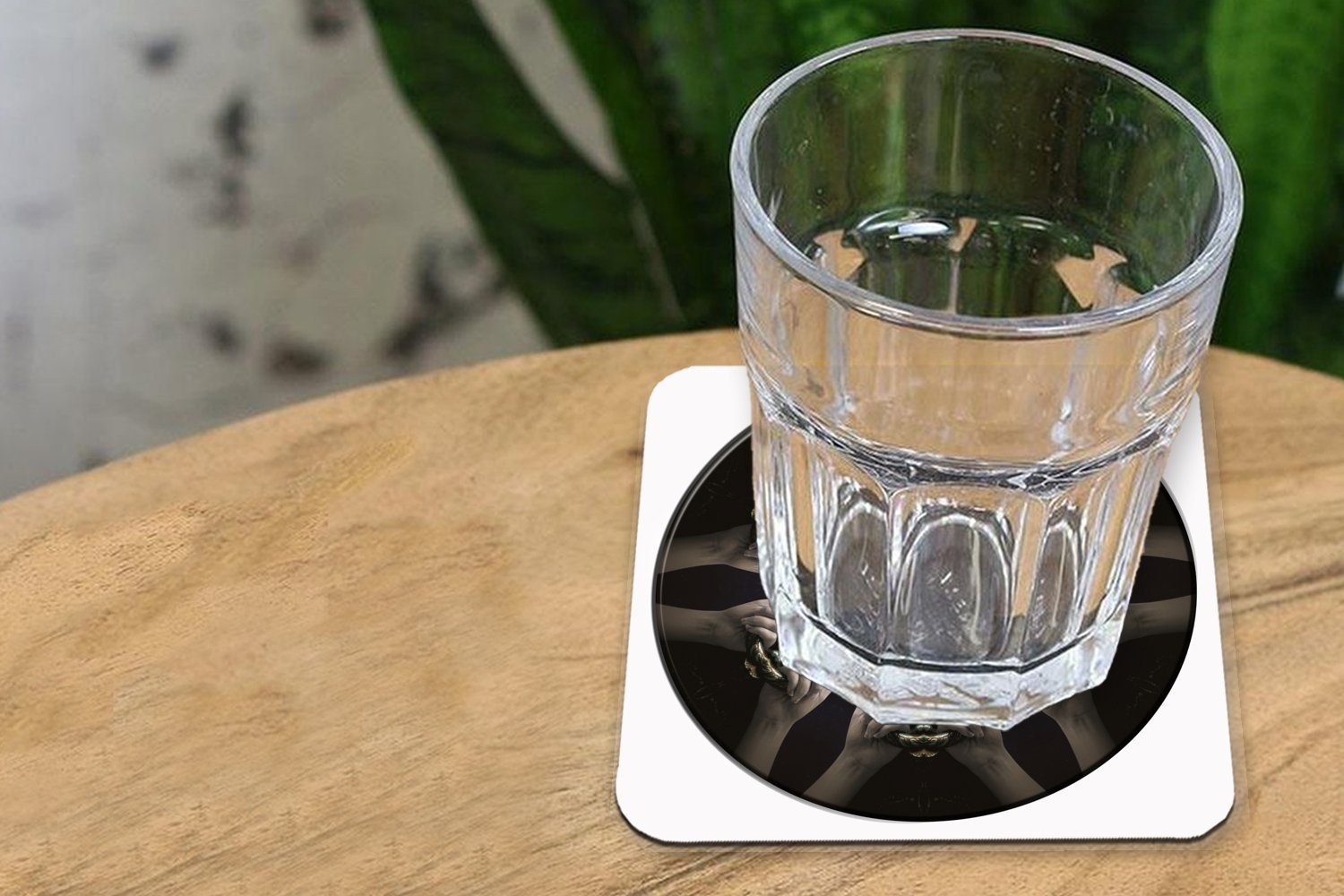 Korkuntersetzer, Medaillon Rundes Türklopfer auf MuchoWow Händen Gläser, mit 6-tlg., für auf, Untersetzer, Zubehör dreidimensionales Tasse Tischuntersetzer, einem Glasuntersetzer Glasuntersetzer,