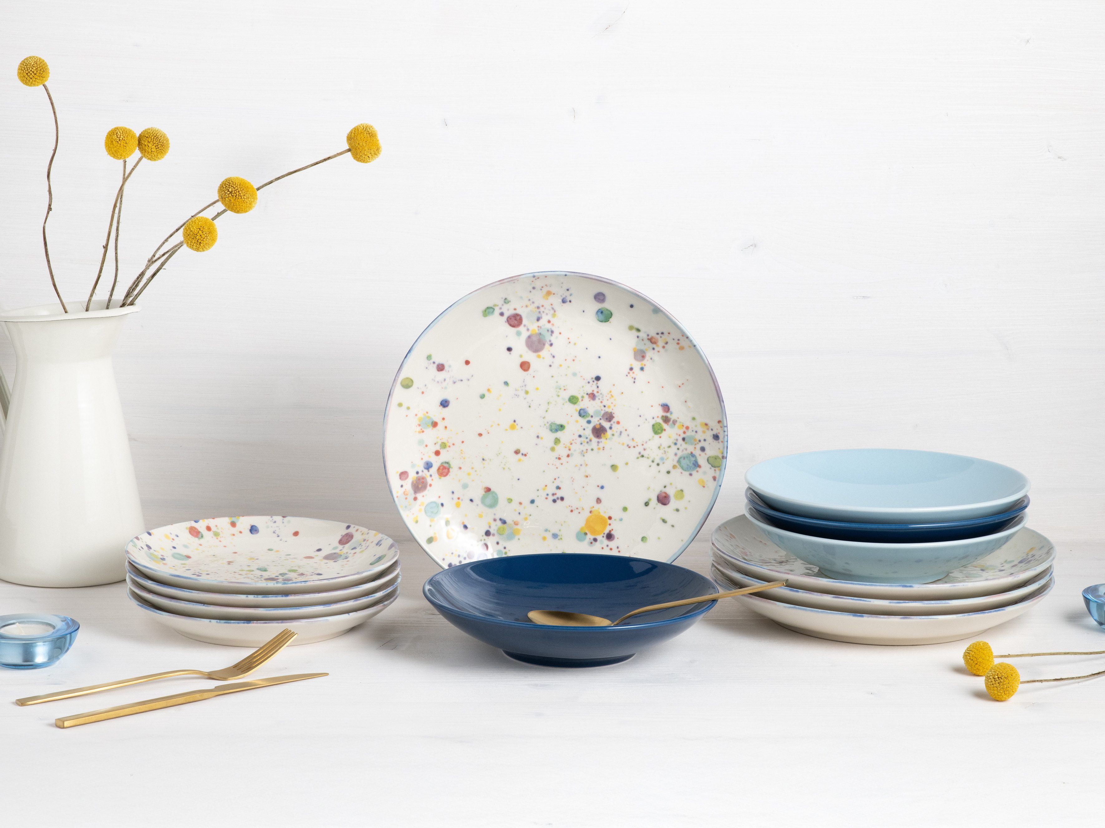 CreaTable Teller-Set Candy Drops, Tellerset 12-tlg. (12-tlg), 4 Personen, Steinzeug, Unregelmäßige bunte Punkte, Gute Laune Geschirr, Frisch, Freundlich