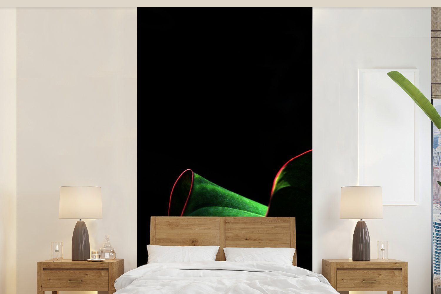 MuchoWow Fototapete Ein tropisches Blatt mit roten Rändern auf schwarzem Hintergrund, Matt, bedruckt, (2 St), Vliestapete für Wohnzimmer Schlafzimmer Küche, Fototapete