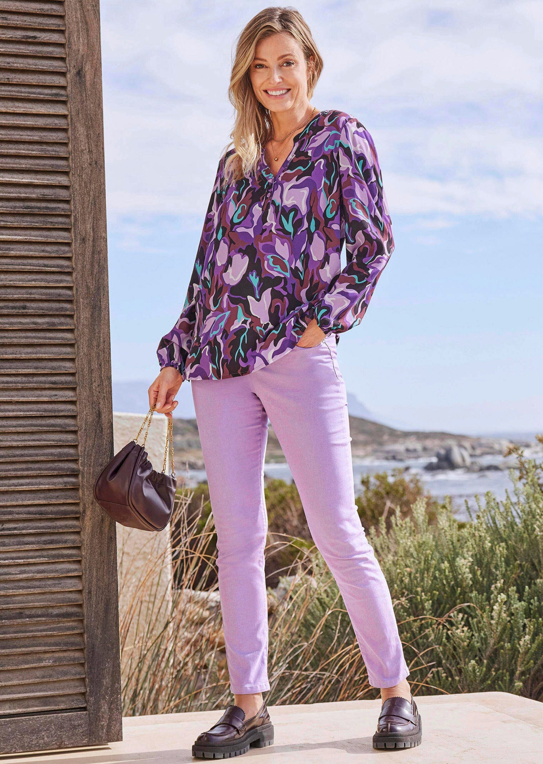 GOLDNER Schlupfbluse Kurzgröße: Printbluse mit Allover-Druck Viskosebluse mit Rundhals mit Schlitz, halblange Knopfleiste, Langarm