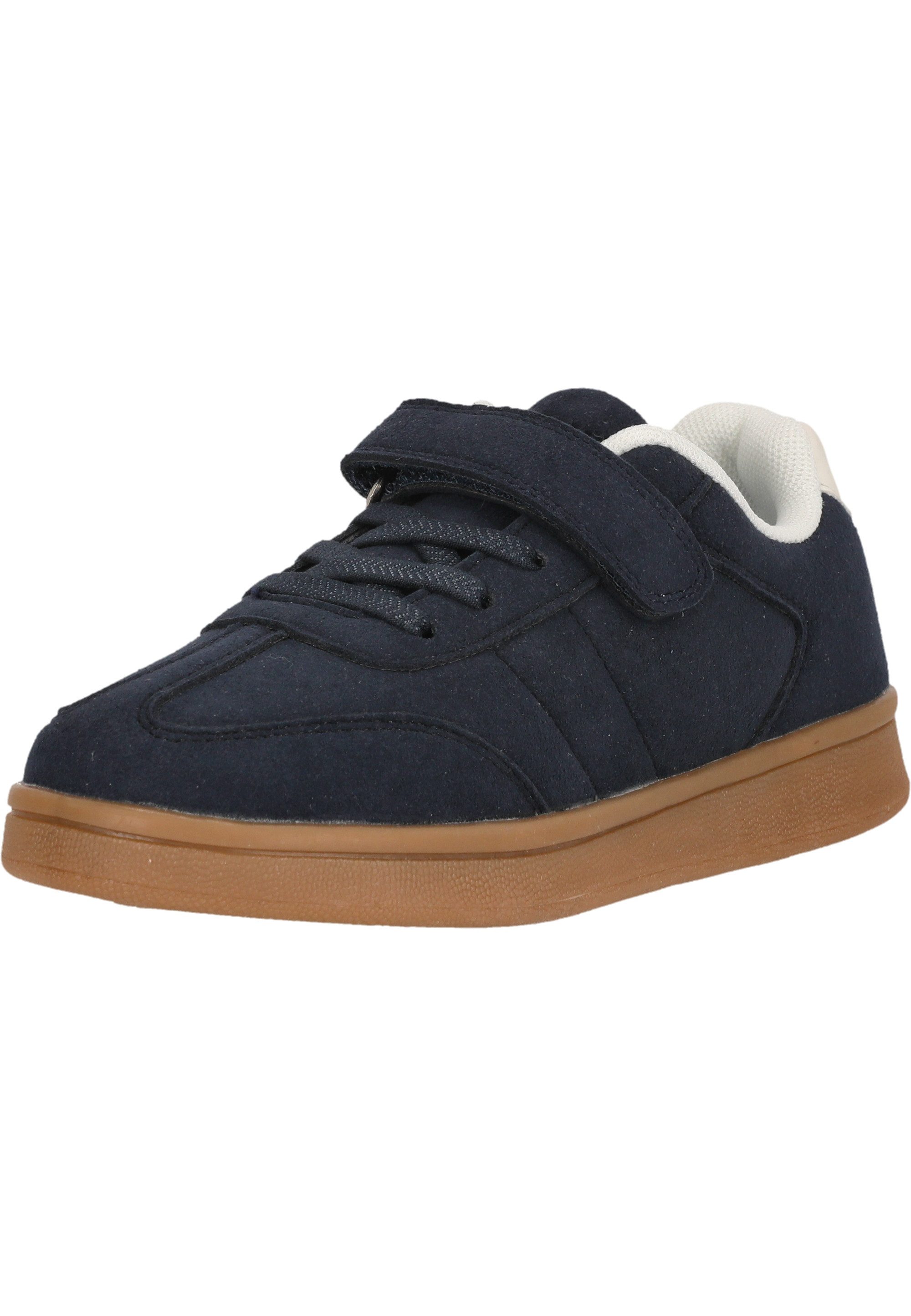 Quin Sneaker