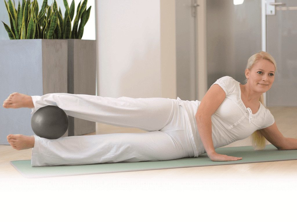 SISSEL Gymnastikball SISSEL® Pilates Soft Ball metallic anthrazit - Trainingstool – Bild 2 von 5