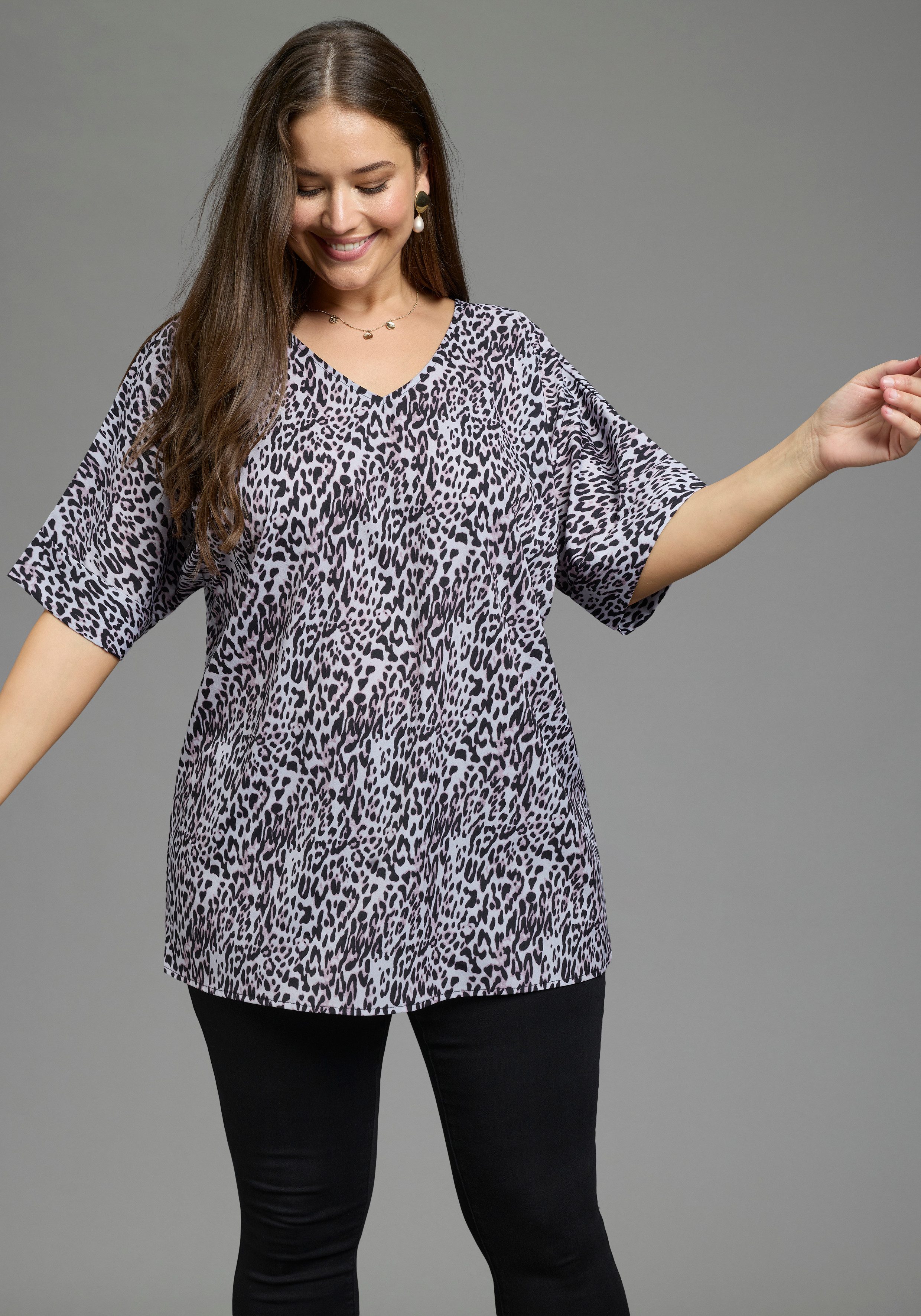 Laura Scott CURVE Schlupfbluse Große Größen weite Passform, po-bedeckend, aus leicht transparentem Chiffon
