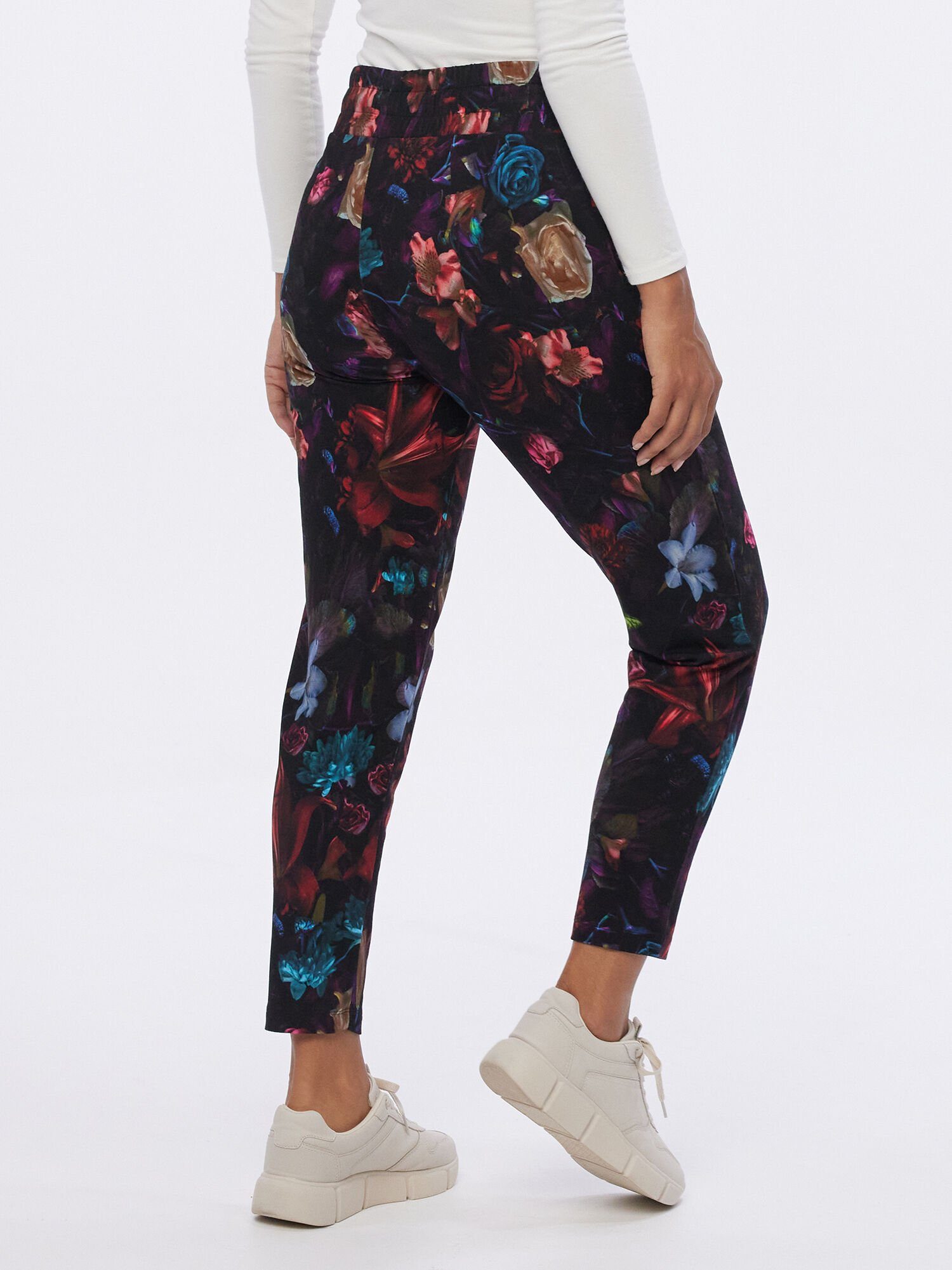 MONACO blue WEEKEND Jogger Pants Sweathose figurumspielend mit Blumen-Print günstig online kaufen