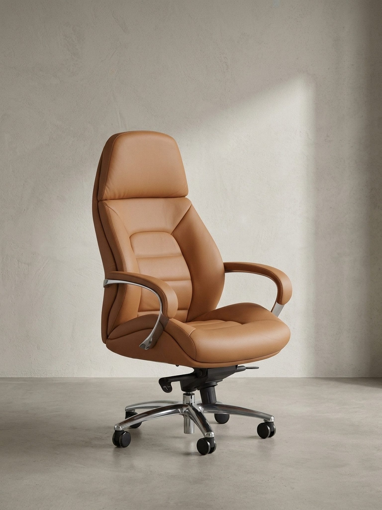 KADIMA DESIGN Chefsessel MIRON - Ergonomischer Ledersessel mit Wippmechanik & Rollen (Armlehnen, Wippmechanik, Anti-Shock-Funktion, Multiblock-Mechanik, Lendenwirbelstütze)