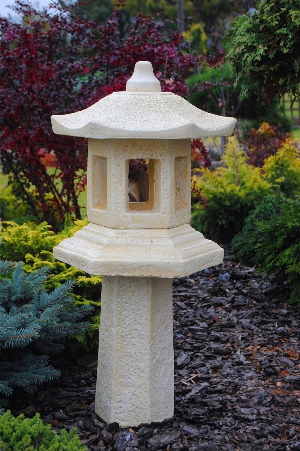 JVmoebel Skulptur Beleuchtete Gartenfigur aus wetterfestem Material, Made in Europa