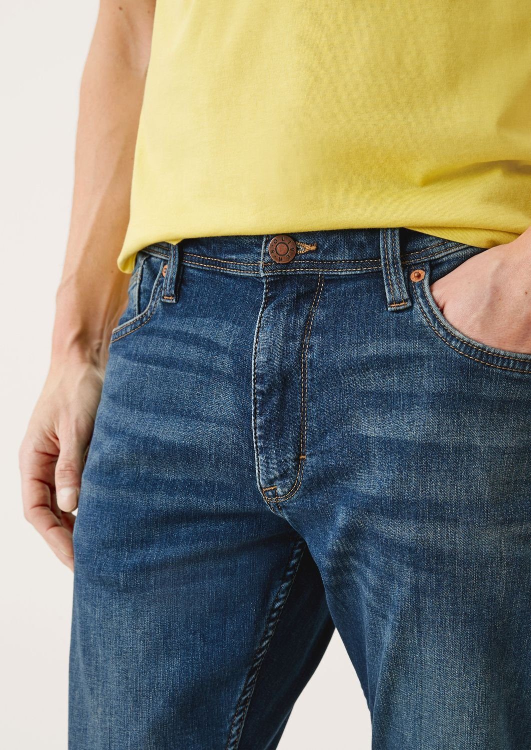 s.Oliver Slim-fit-Jeans KEITH Slim Fit, Beinverlauf: Straight Medium rise, Leg Blau Bundhöhe