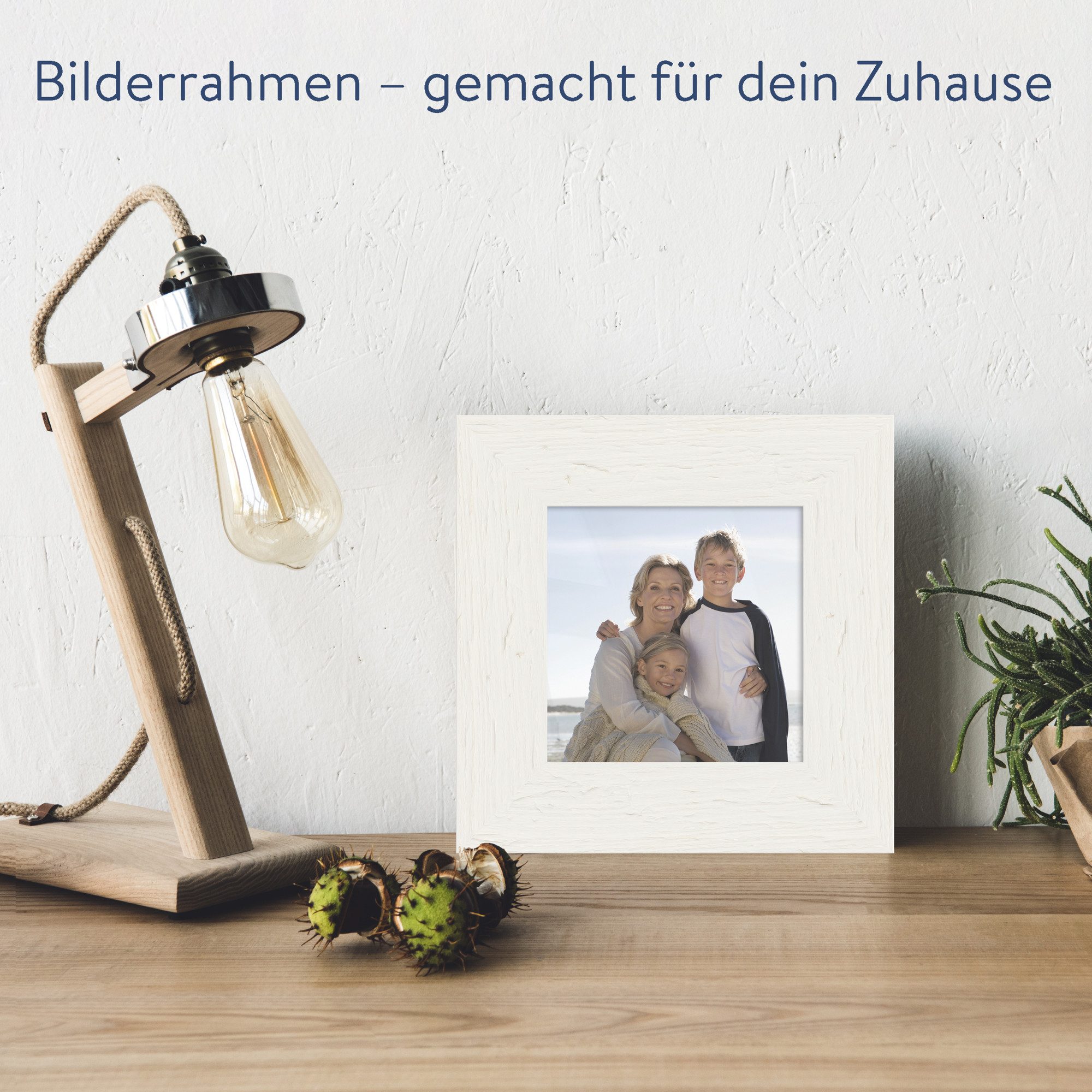WANDStyle Bilderrahmen H750, Weiß, aus Massivholz im Landhaus Stil
