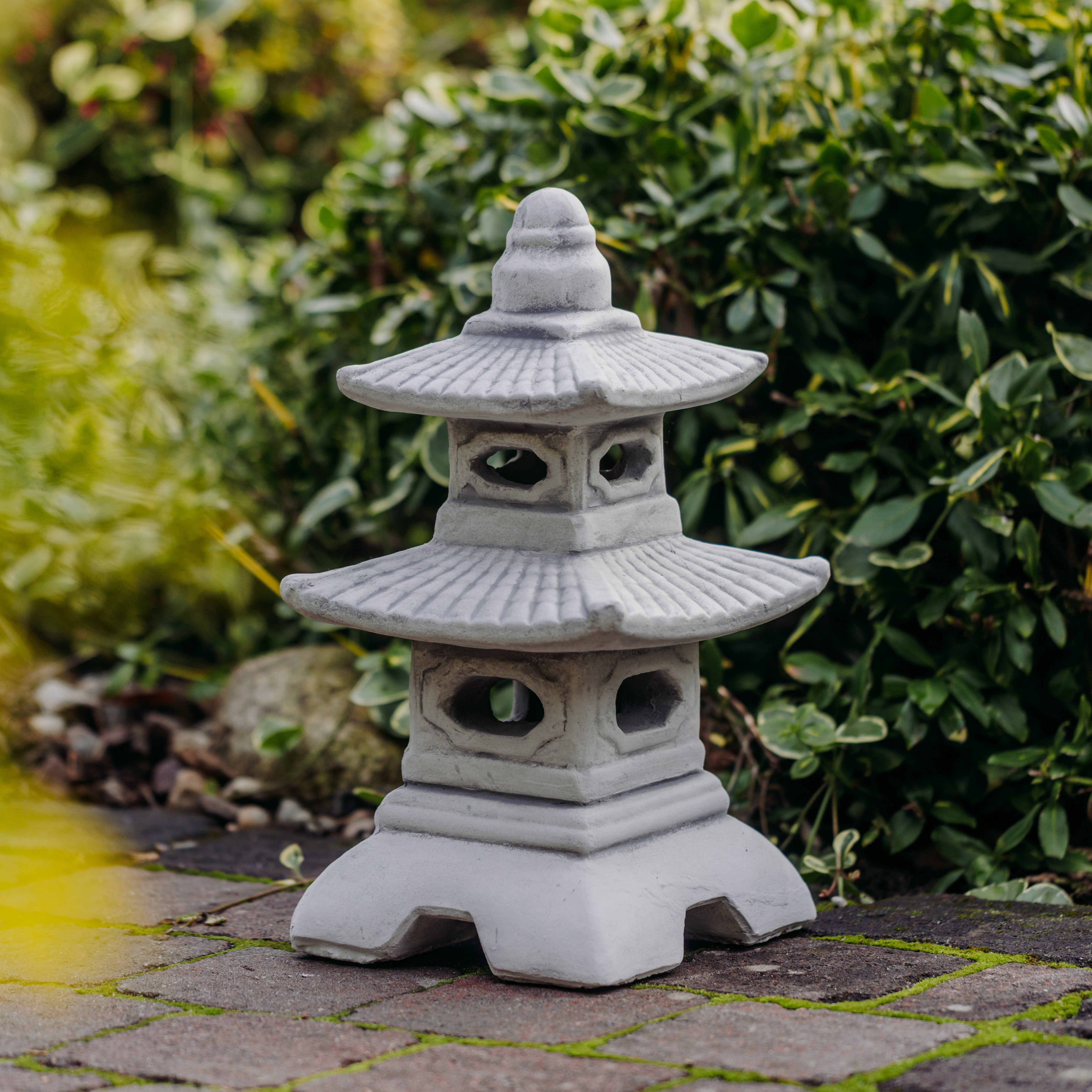 gartendekoparadies.de Gartenfigur Japanische Pagode mit acht Fenstern Stein günstig online kaufen