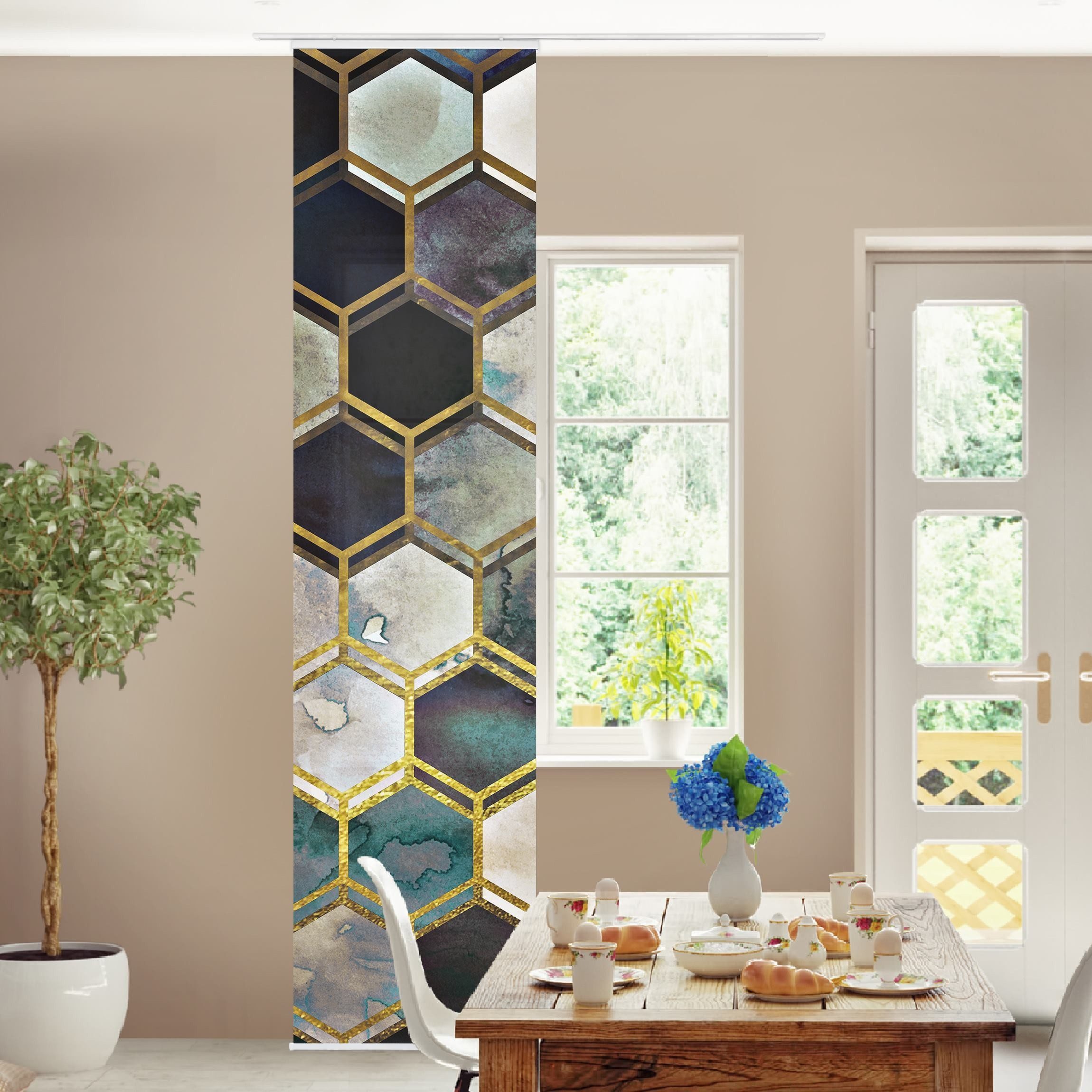 Bilderdepot24 Schiebegardine Flächenvorhang blickdicht Hexagonträume Aquarell Gold (1 St), halbtransparent, Wohnzimmer große Flächengardine lichtdurchlässig für Klemm-System