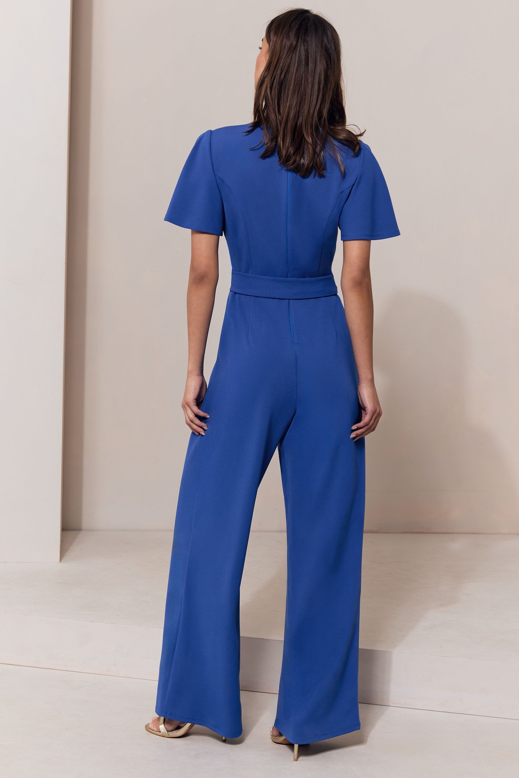 LIPSY Jumpsuit Lipsy Kurzärmeliger Overall mit Gürtel, Regular (1-tlg) – Bild 2 von 5
