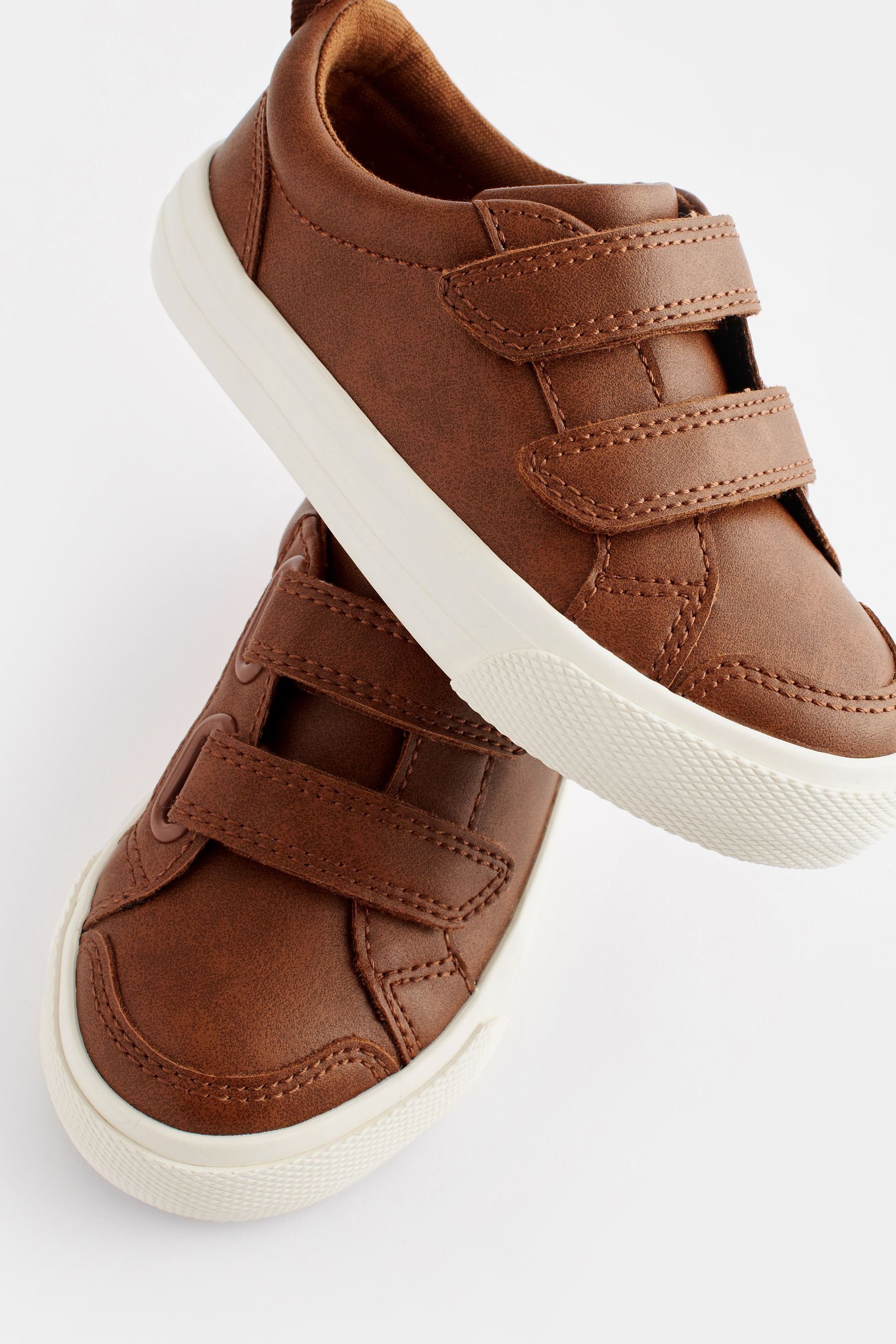 Next Schuhe mit Doppelklettverschluss, weite Passform Sneaker (1-tlg)