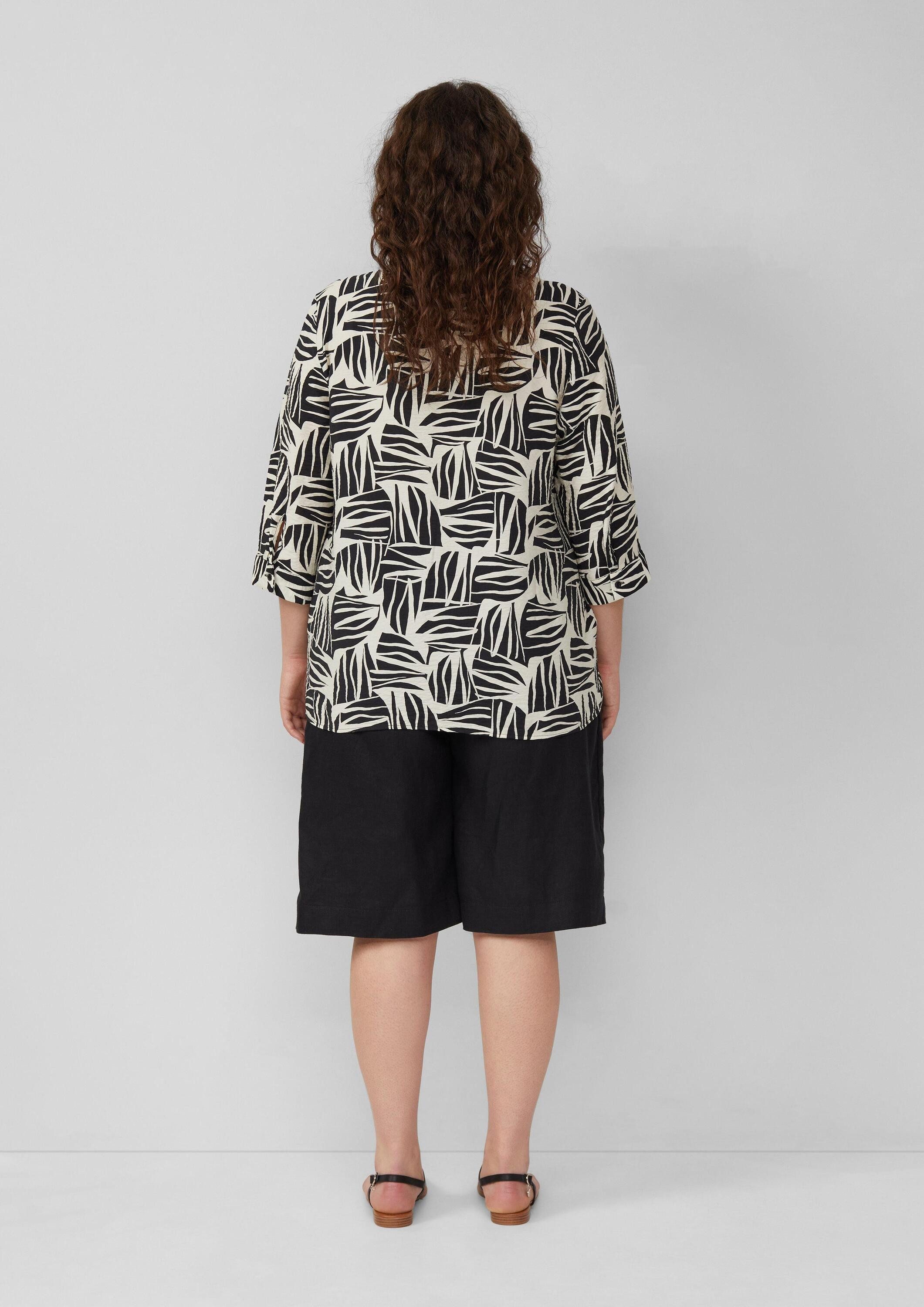 s.Oliver Kurzarmbluse Bluse Bluse aus strukturiertem Viskosemix mit All-over-Print